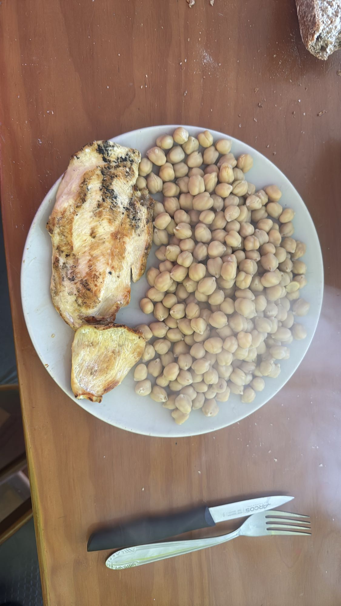 Pollo a la plancha con garbanzos