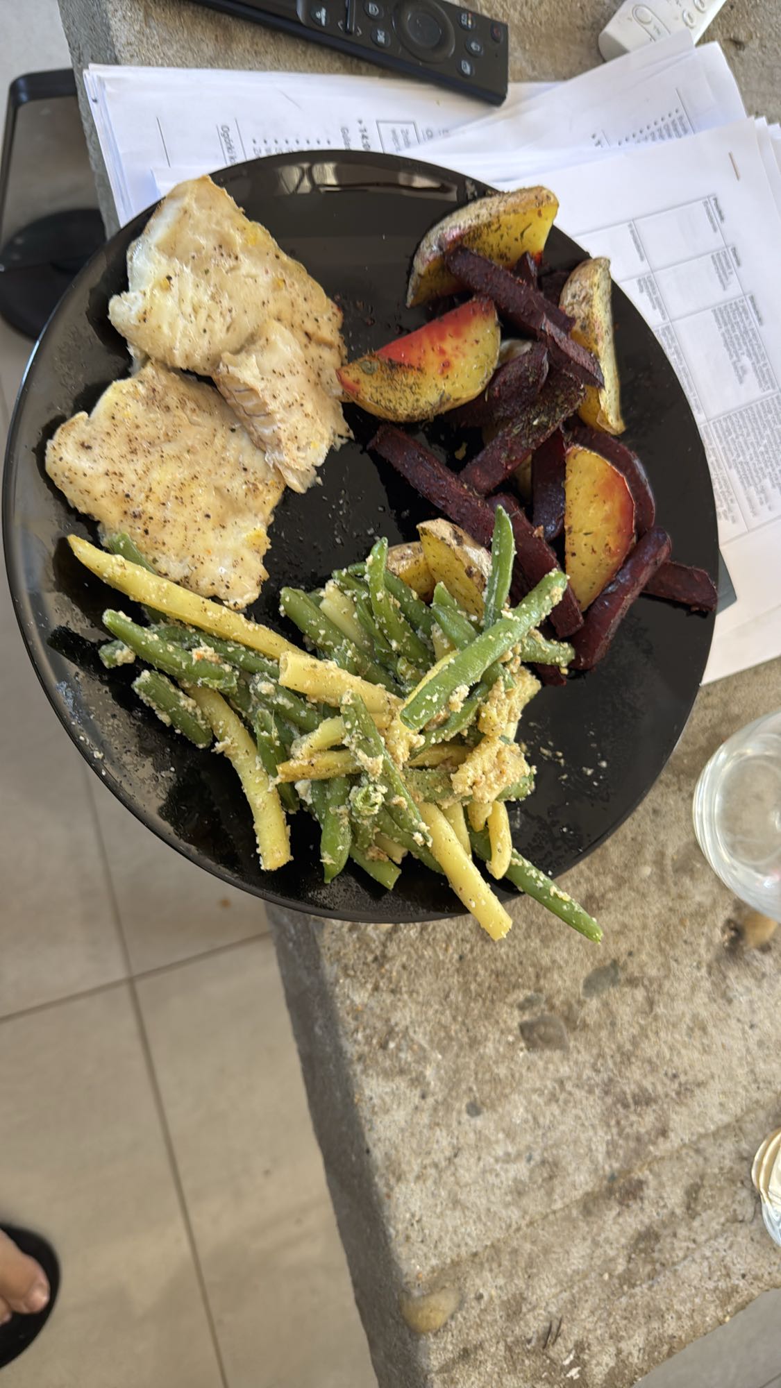 Pieczona ryba z warzywami