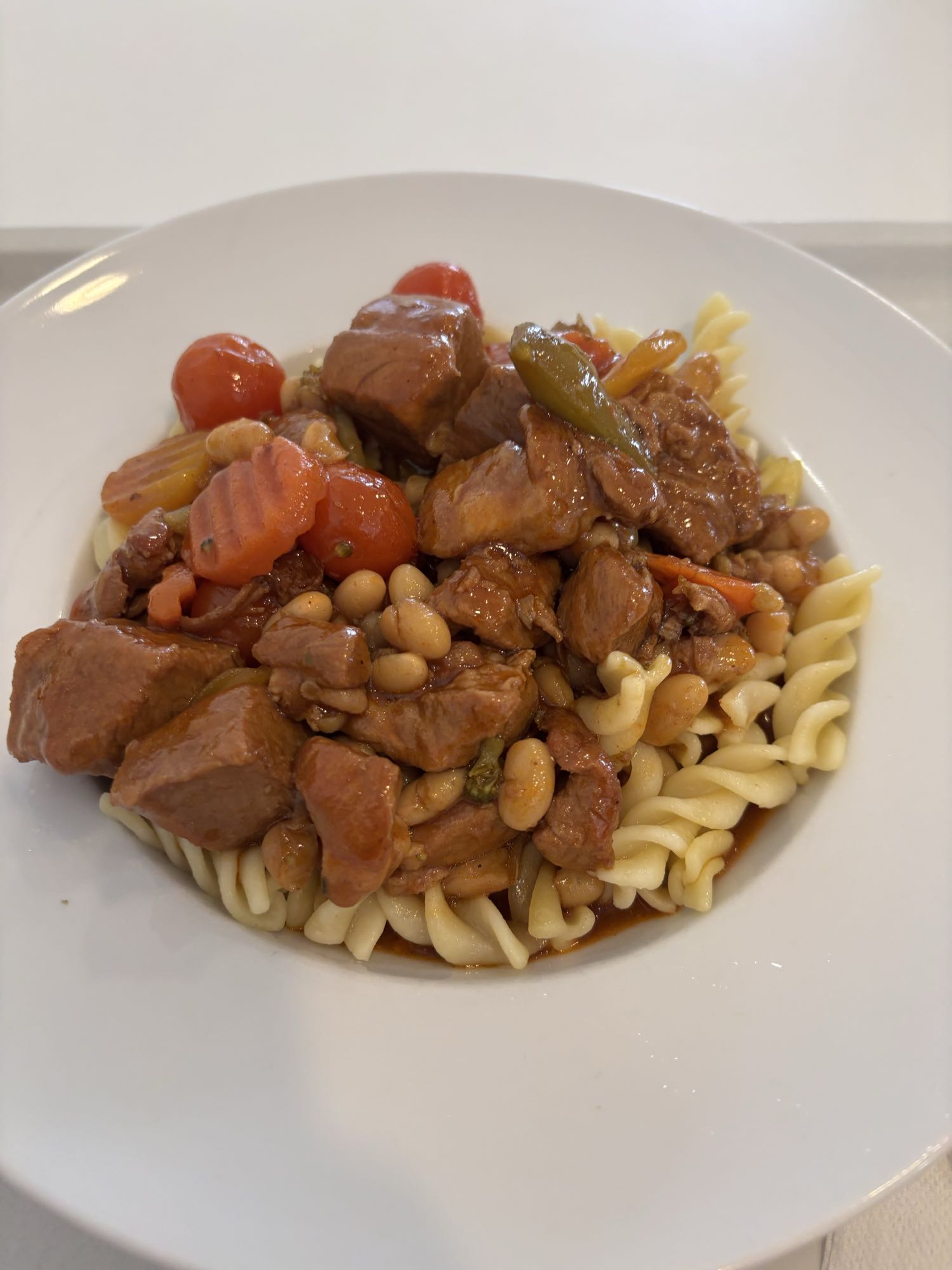 Paste cu carne și legume