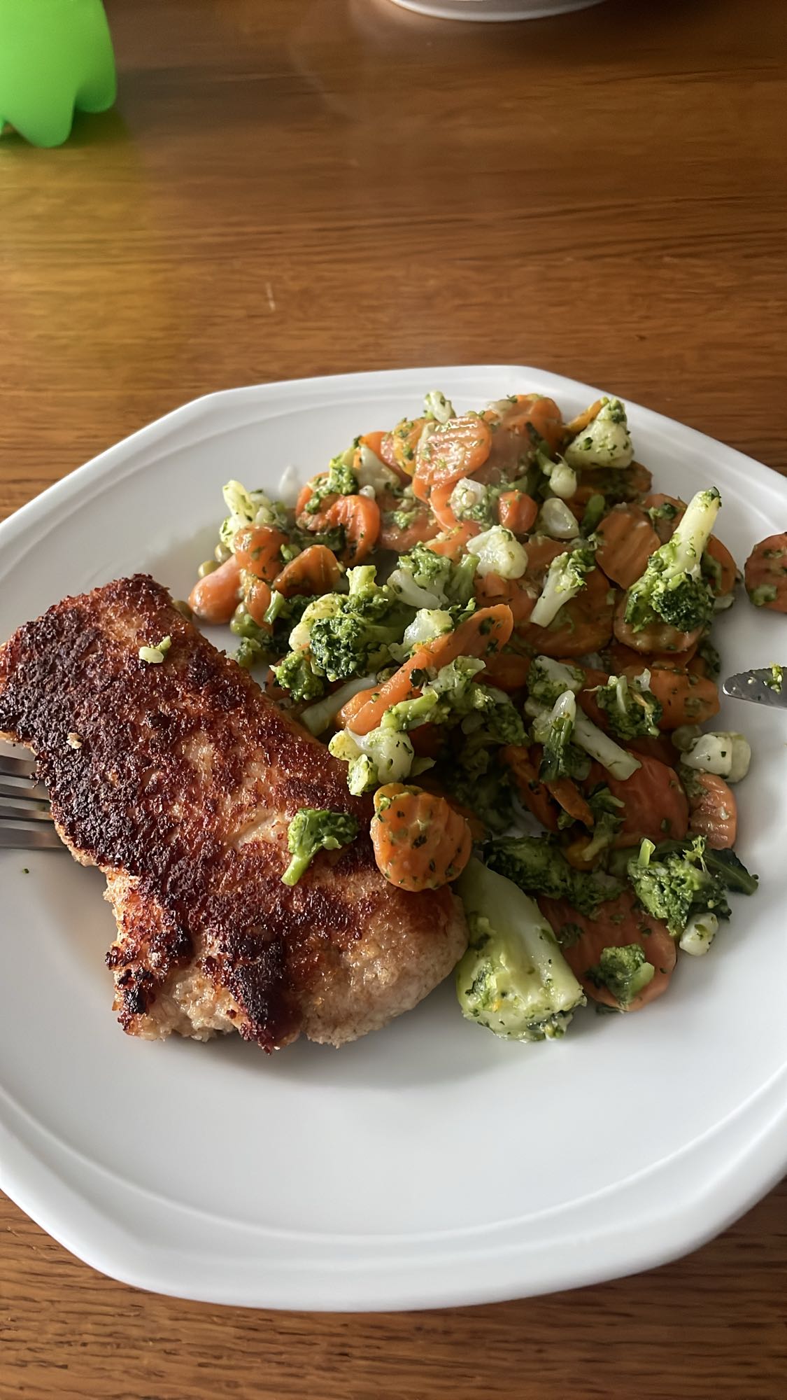 Poulet pané et légumes