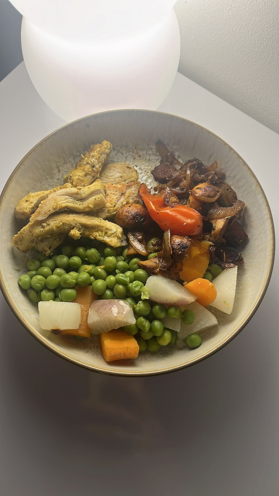 Poulet et légumes sautés