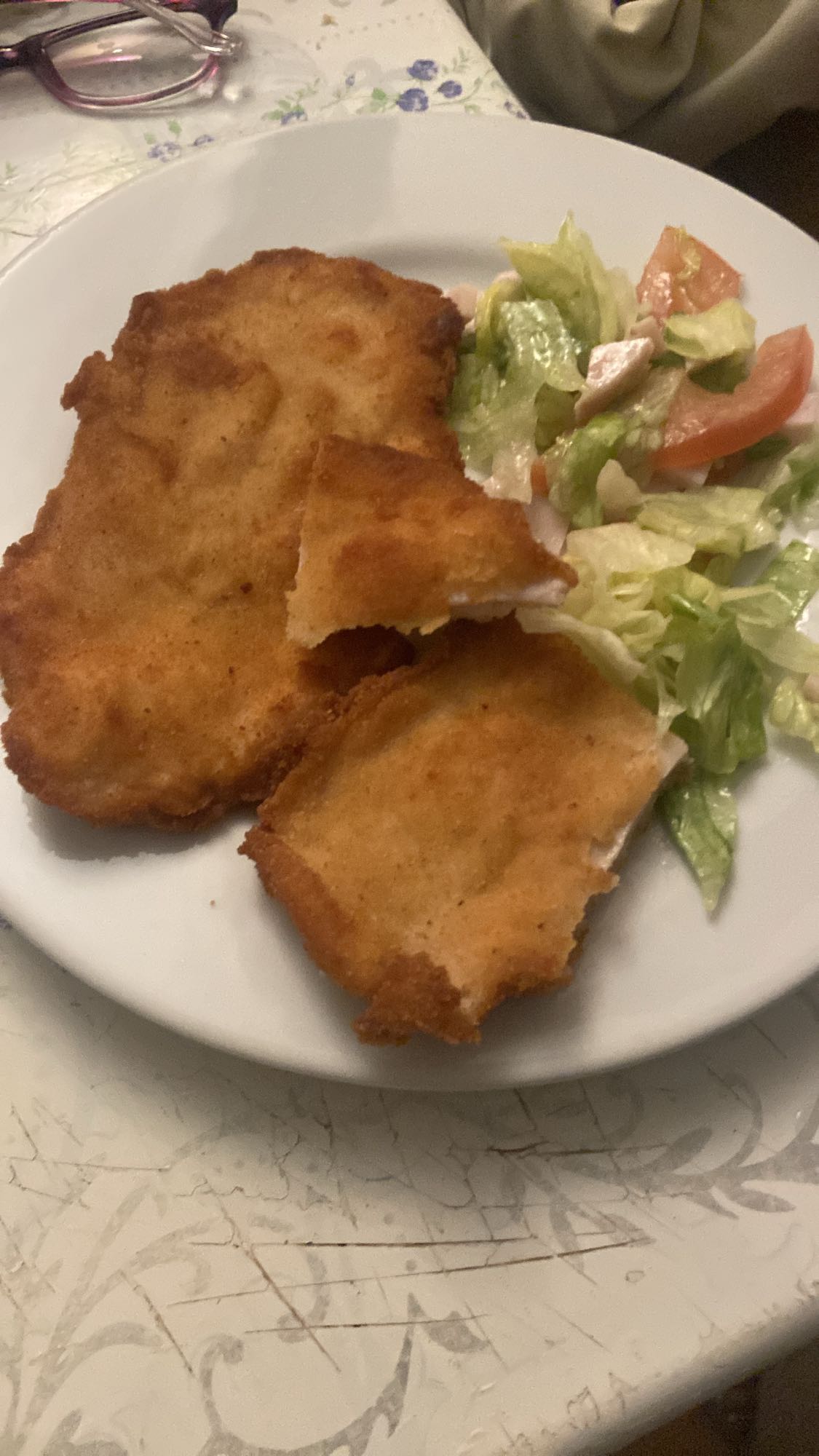 Milanesa con ensalada