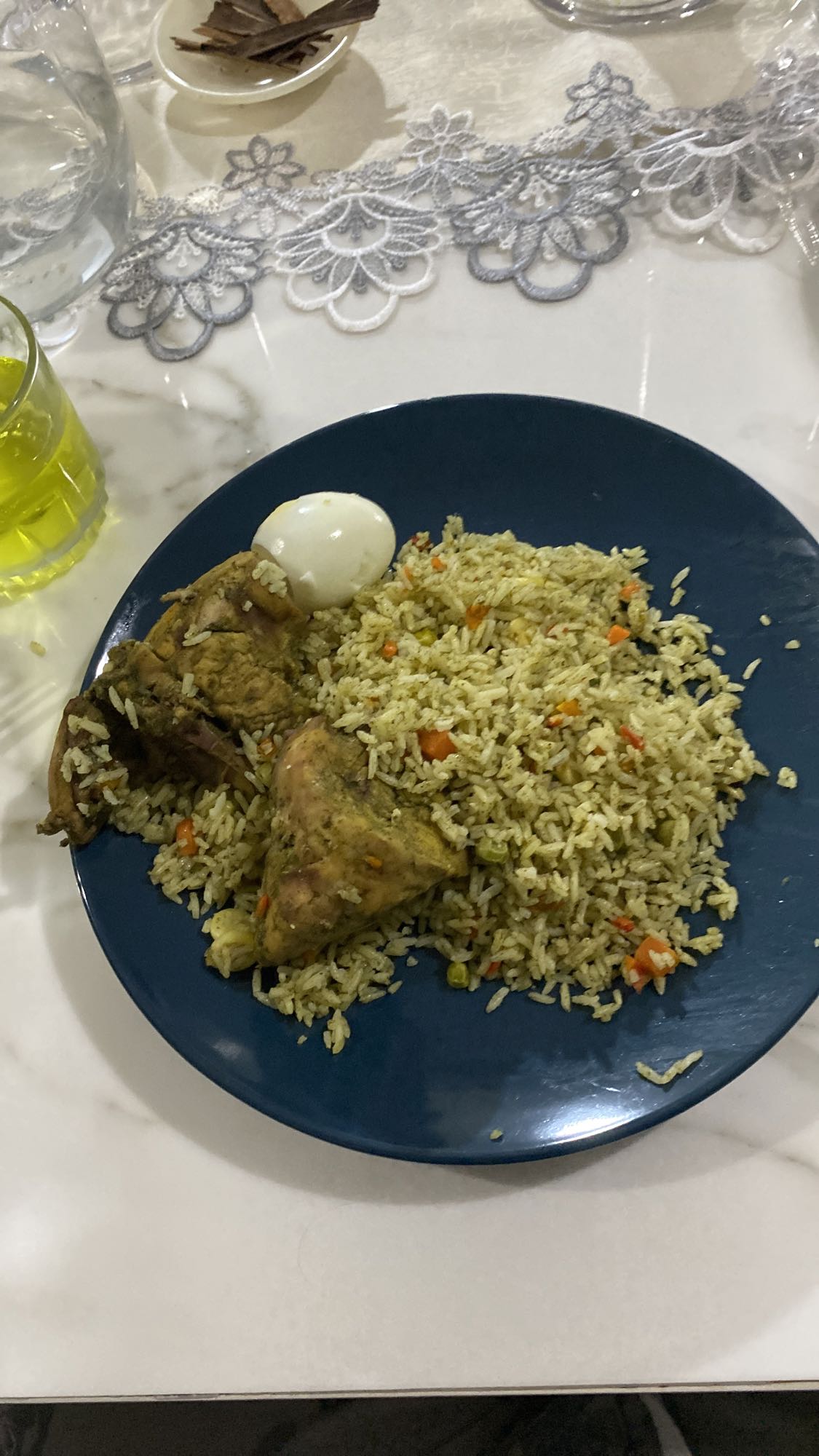 Arroz con pollo y huevo