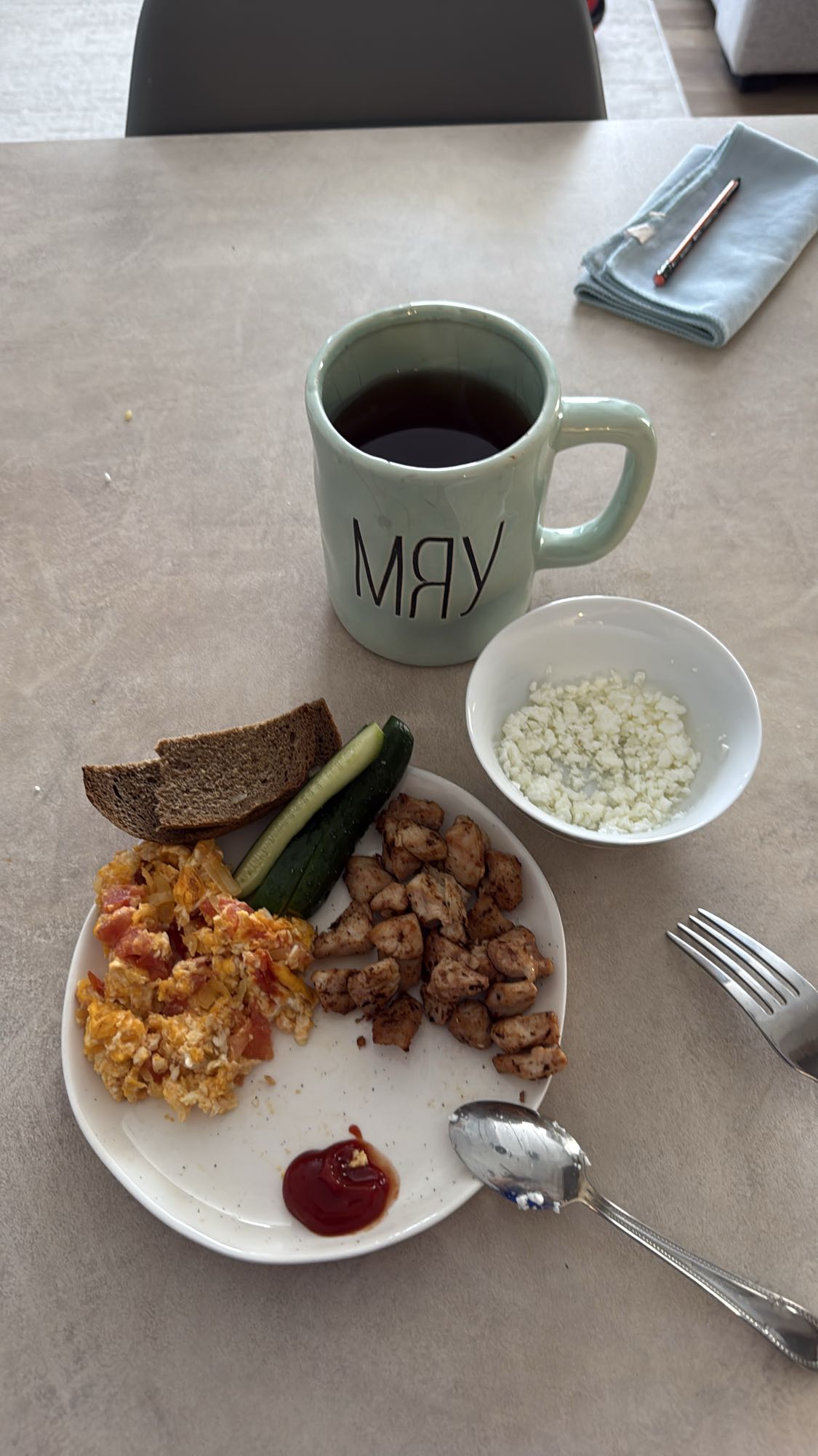 Завтрак с курицей