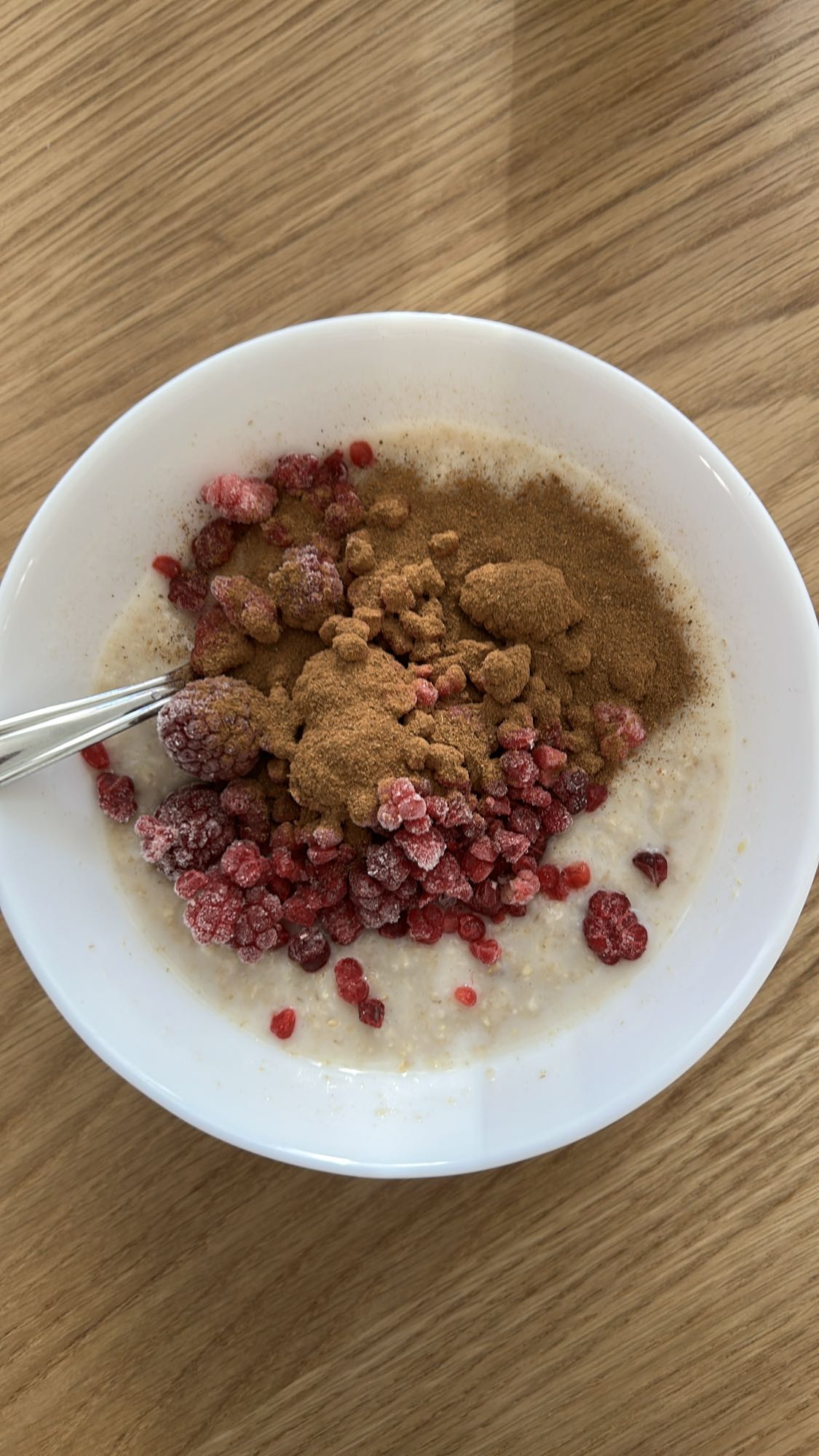 Havregrynsgröt med bär