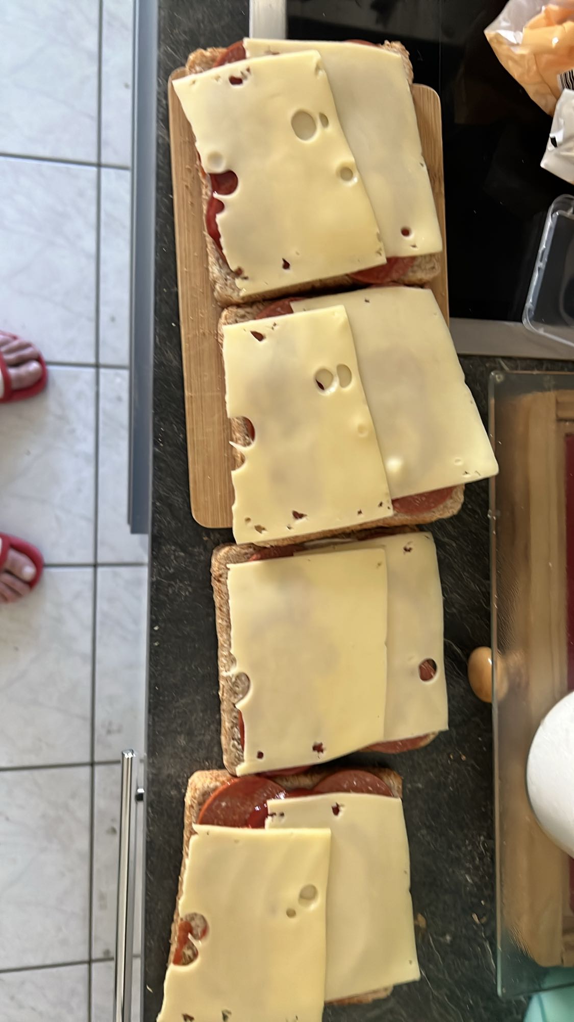 Käse-Salami-Toast