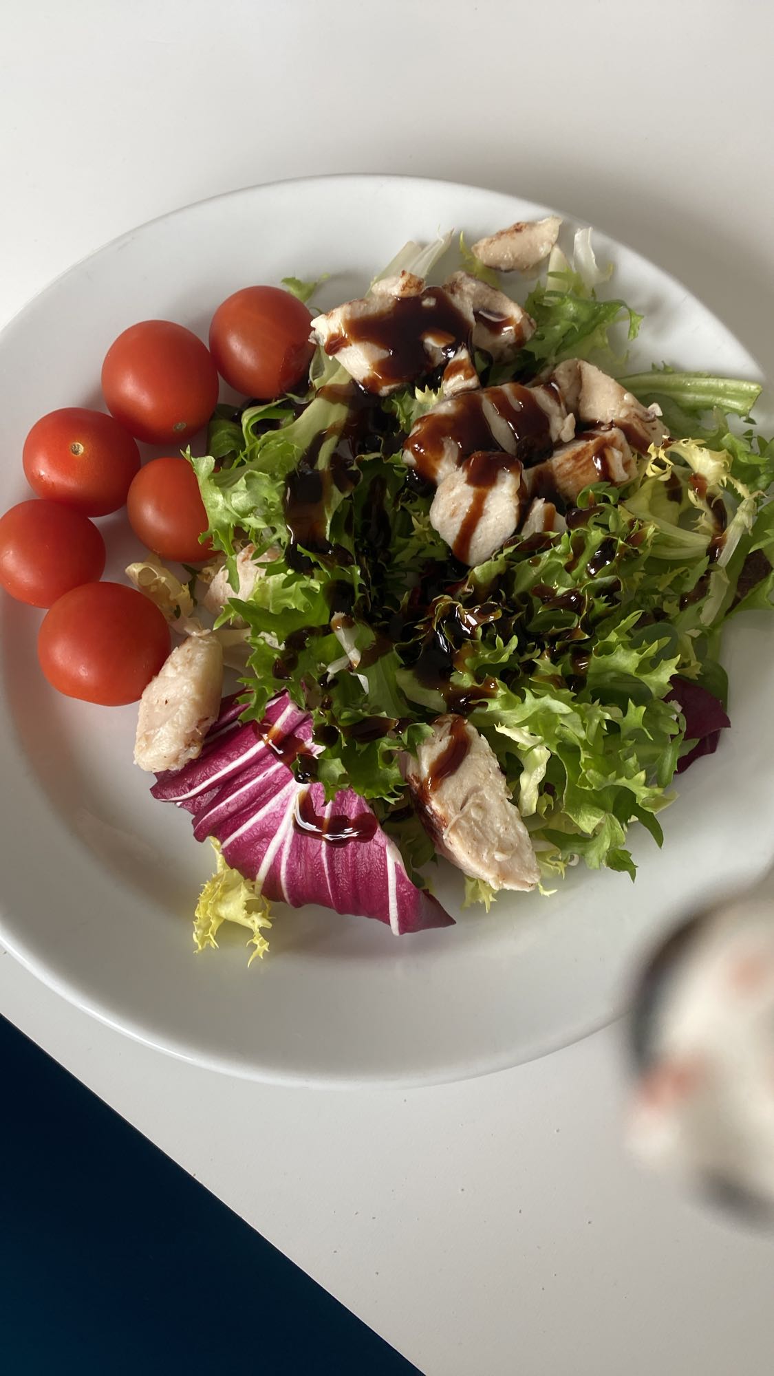 Salade de poulet balsamique