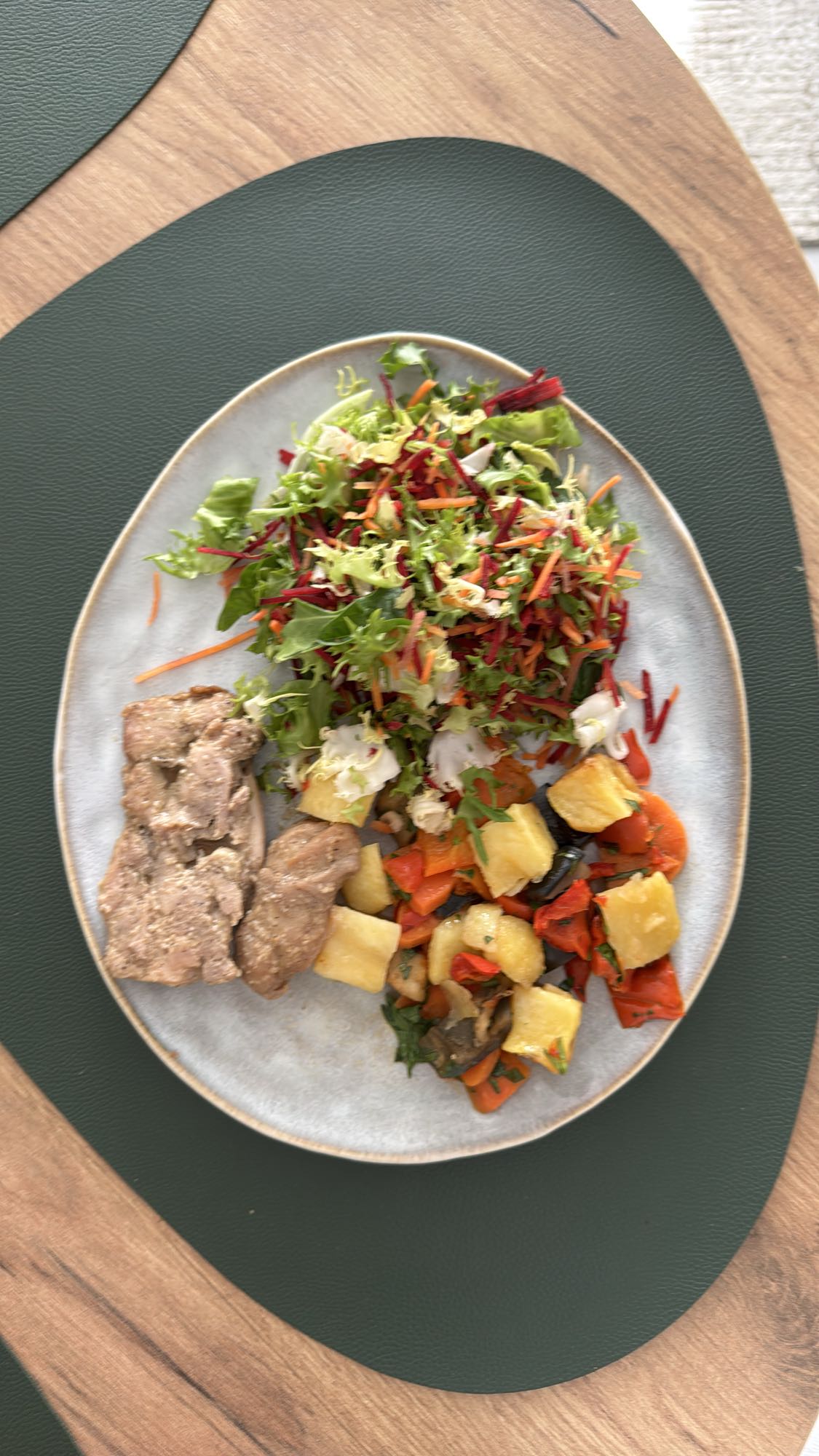 Салат с мясом и овощами