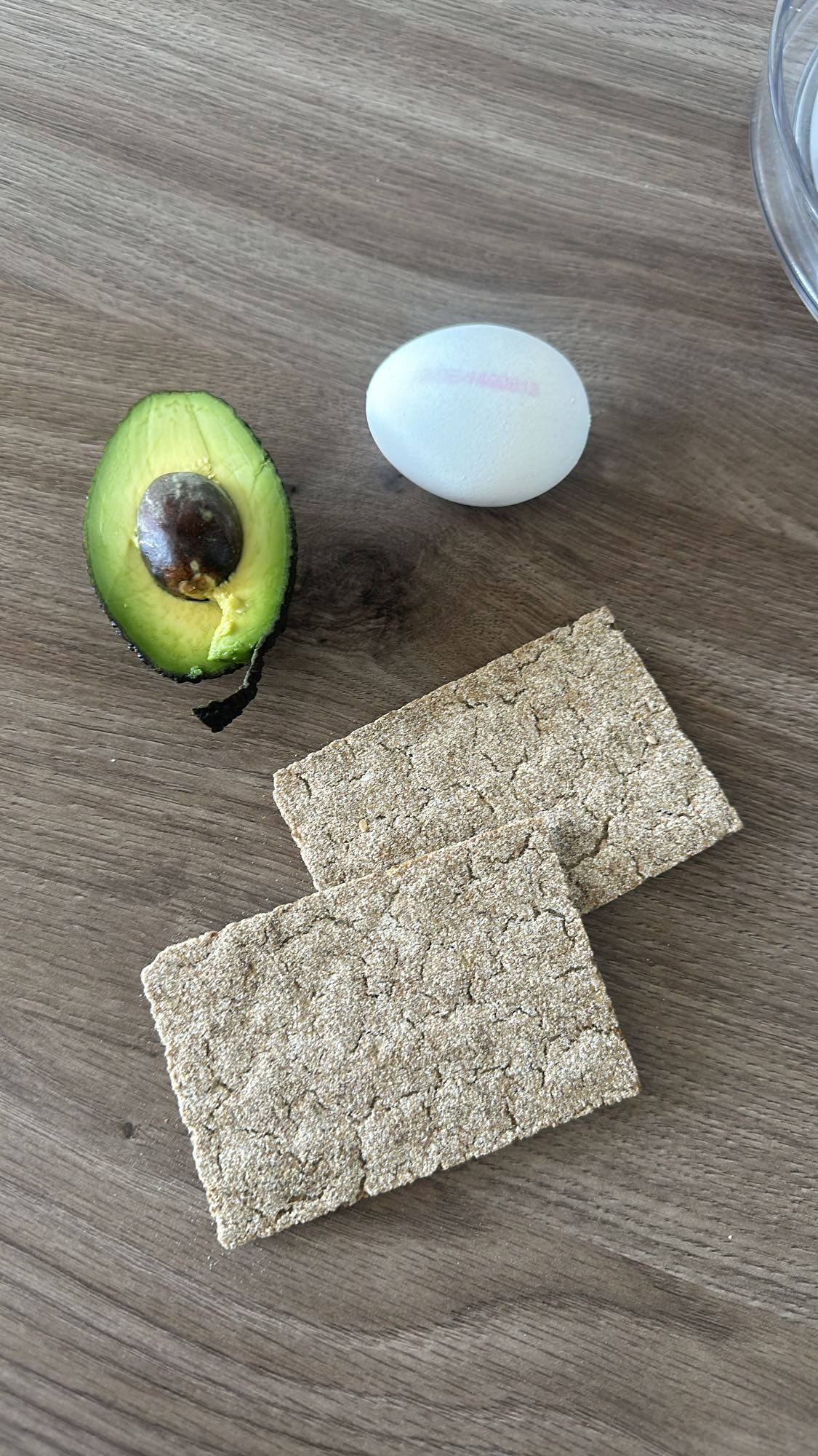 Knäckebrot mit Avocado