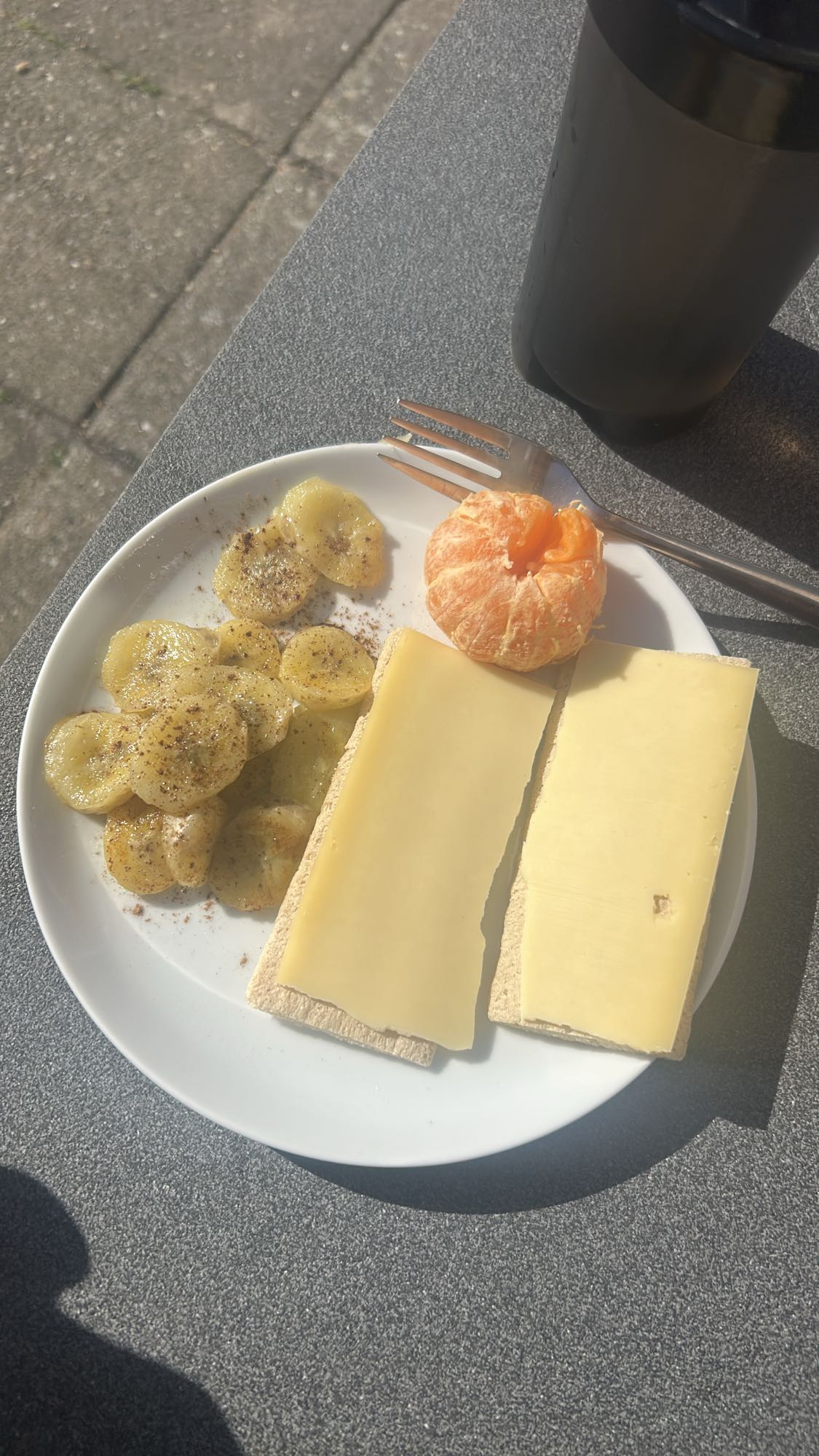 Ontbijt met kaas en fruit