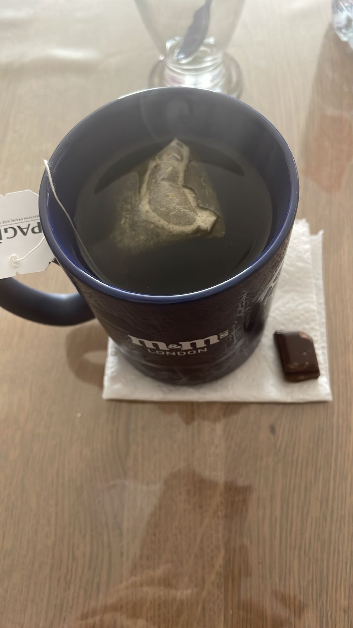 Thé et chocolat noir