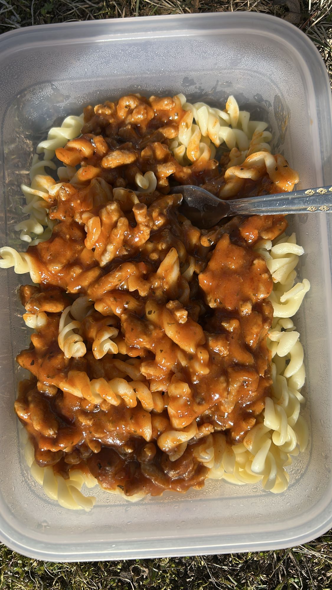 Makaron z sosem mięsnym