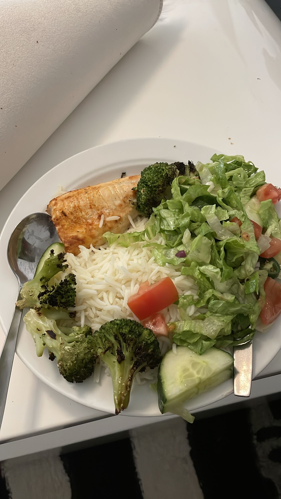 Grillad lax med ris och sallad