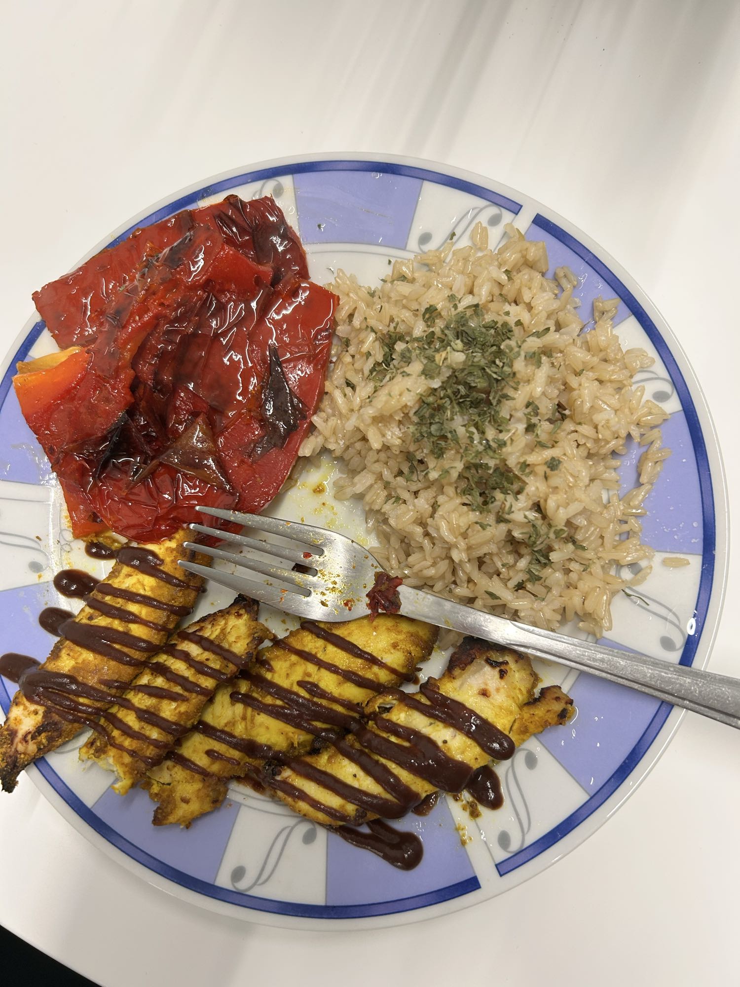 Pollo con arroz y pimientos