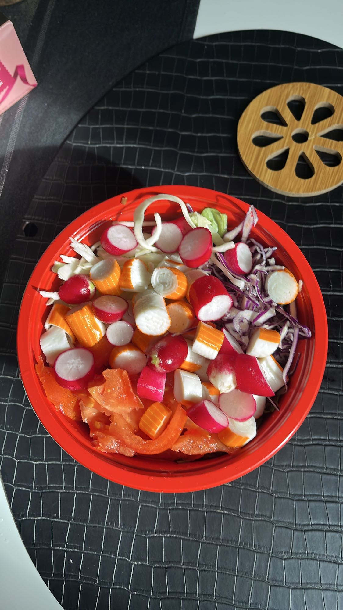 Salade de surimi et crudités