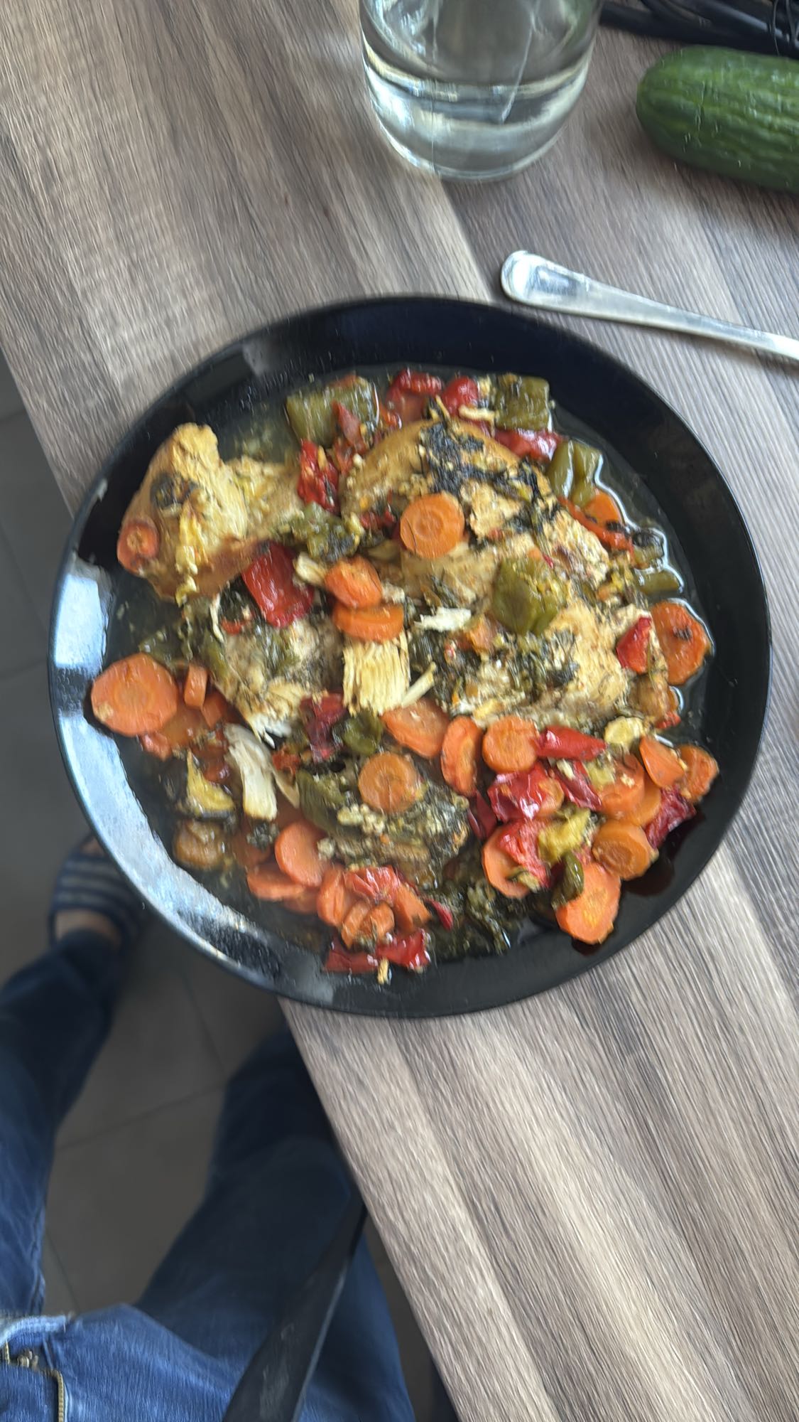 Gedünsteter Fisch mit Gemüse