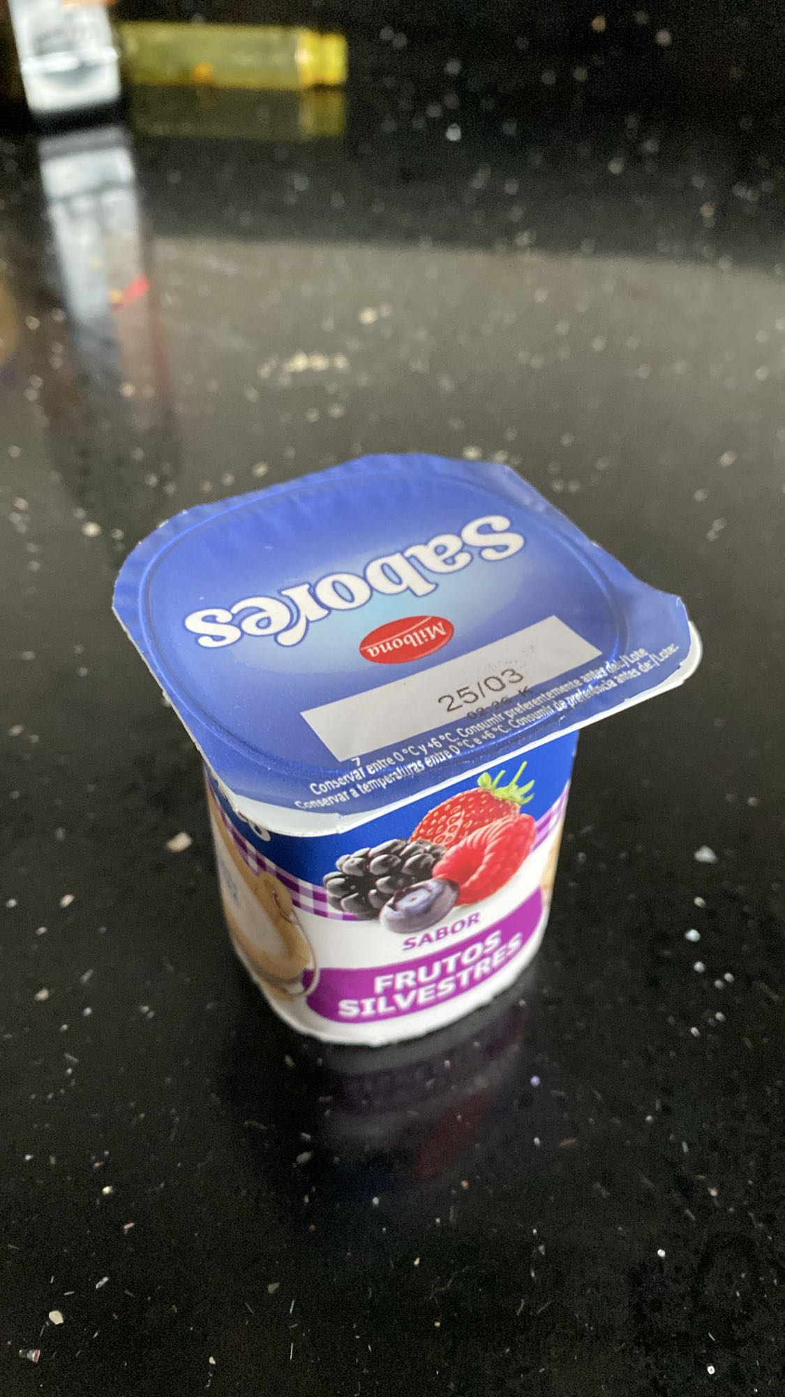 Iogurt de fruits del bosc