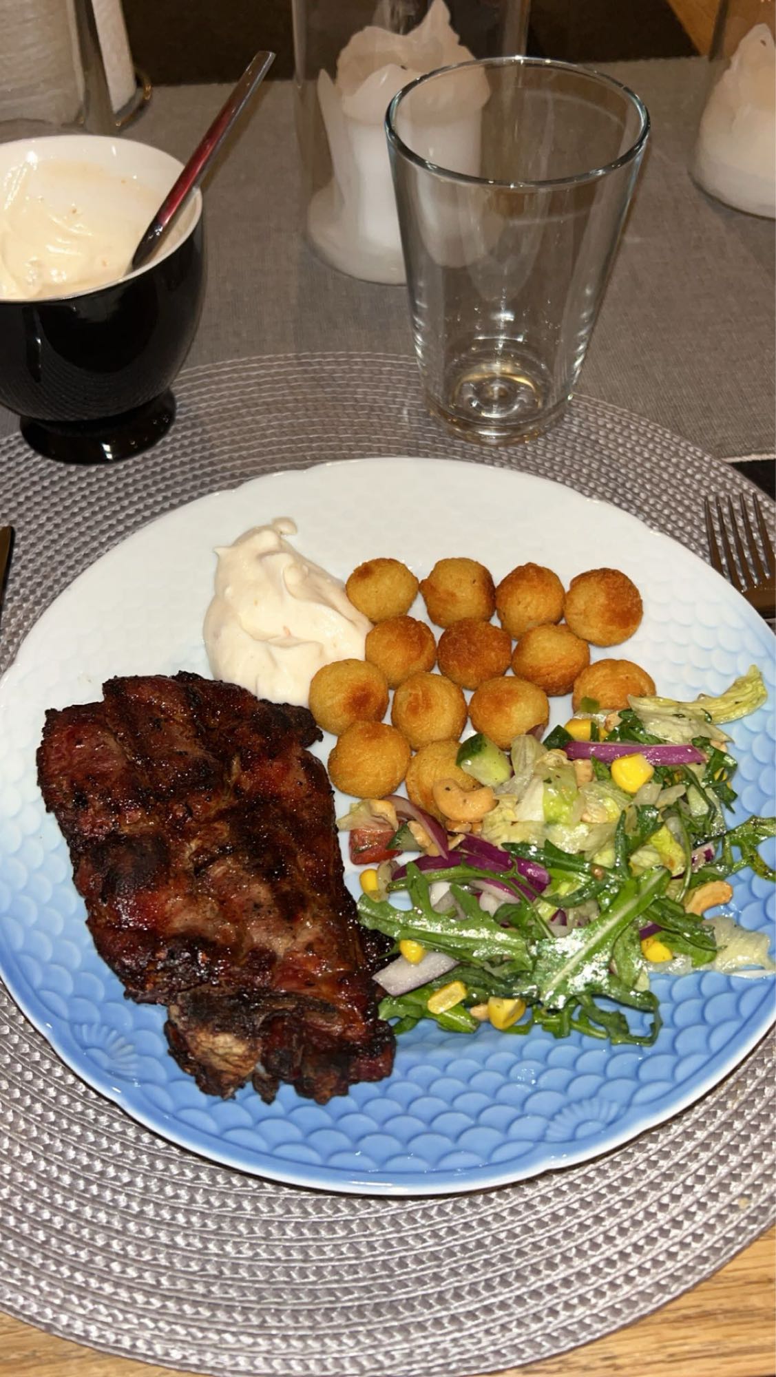 Grillad köttmåltid