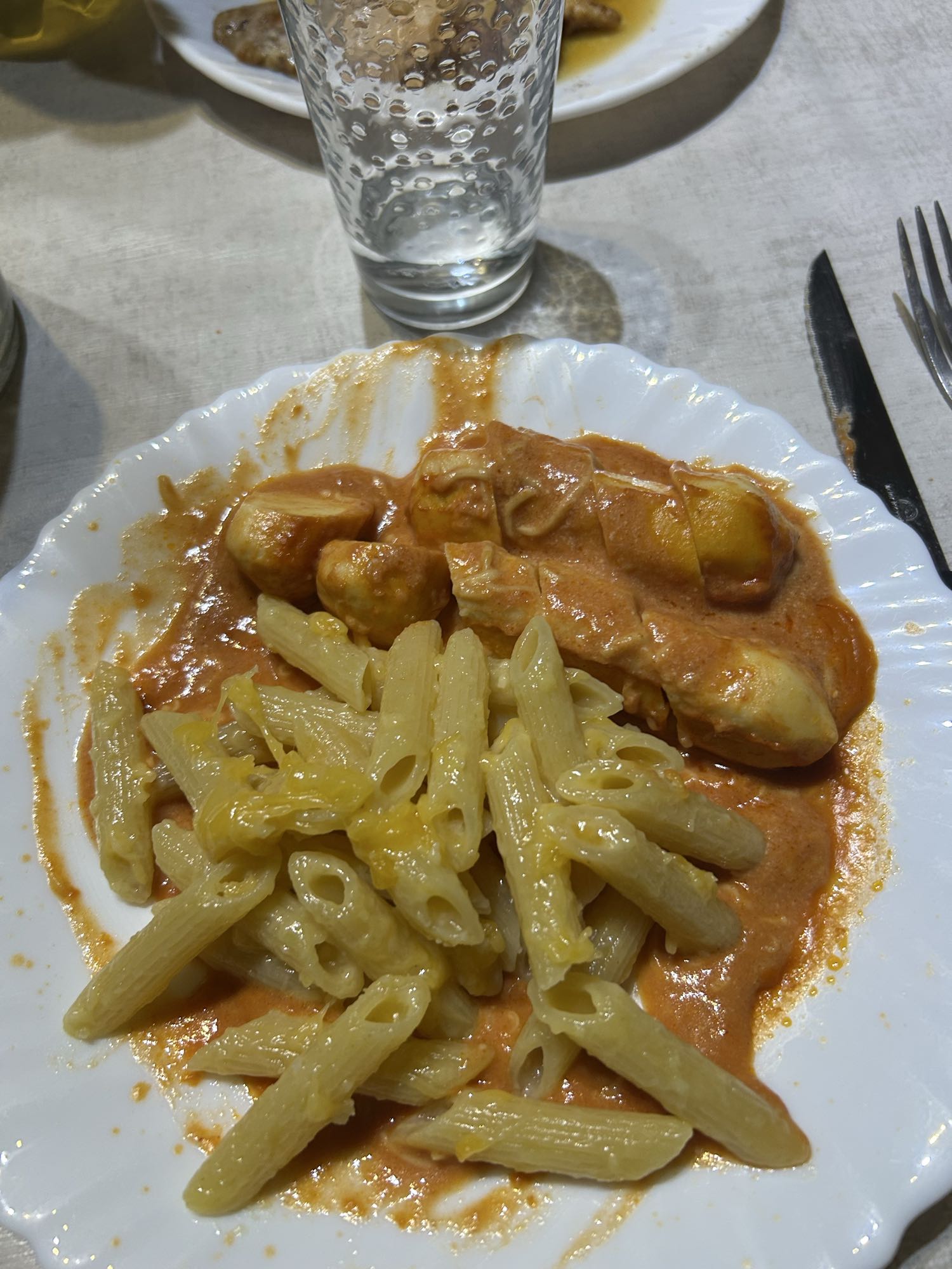 Pâtes au poulet sauce tomate