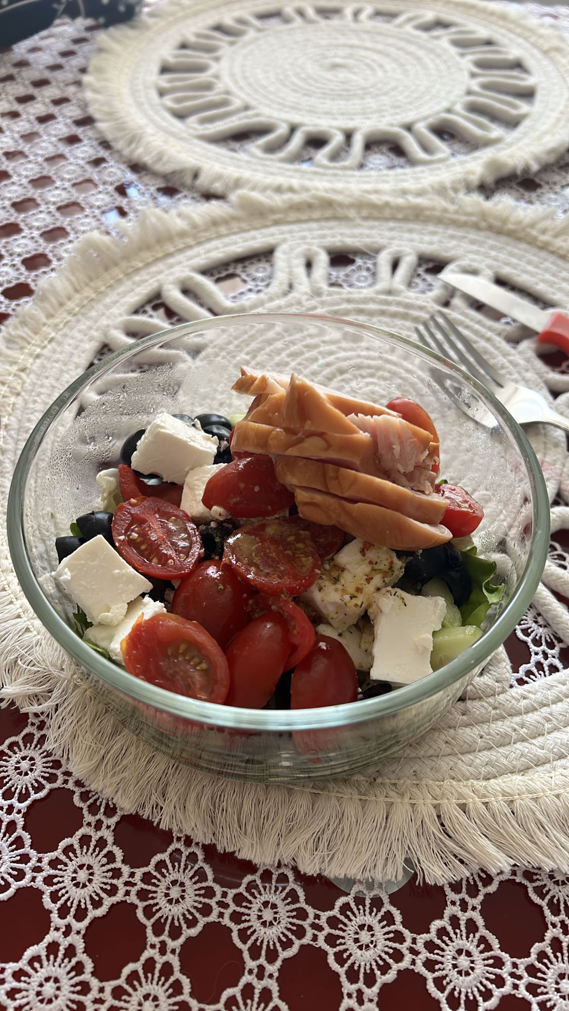 Sałatka grecka z kurczakiem