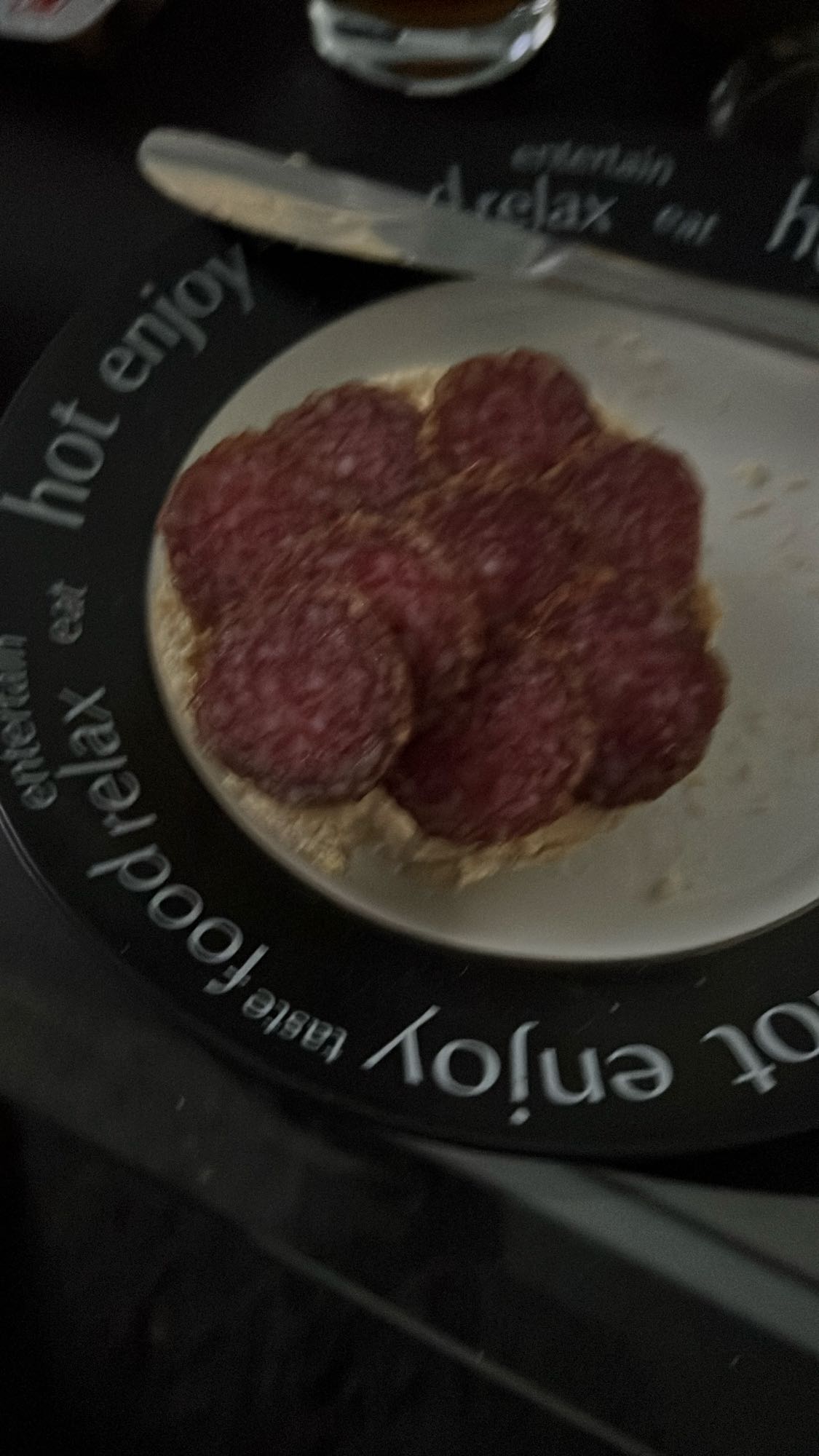 Brötchen mit Salami