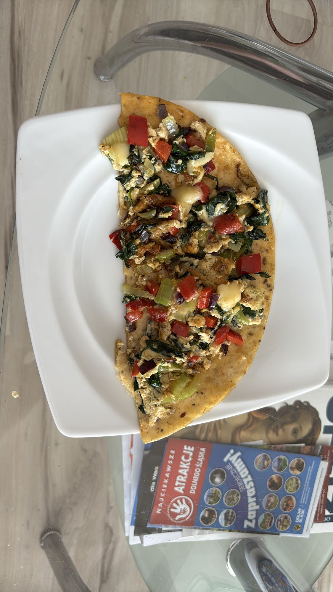 Pizza warzywna z jajkiem