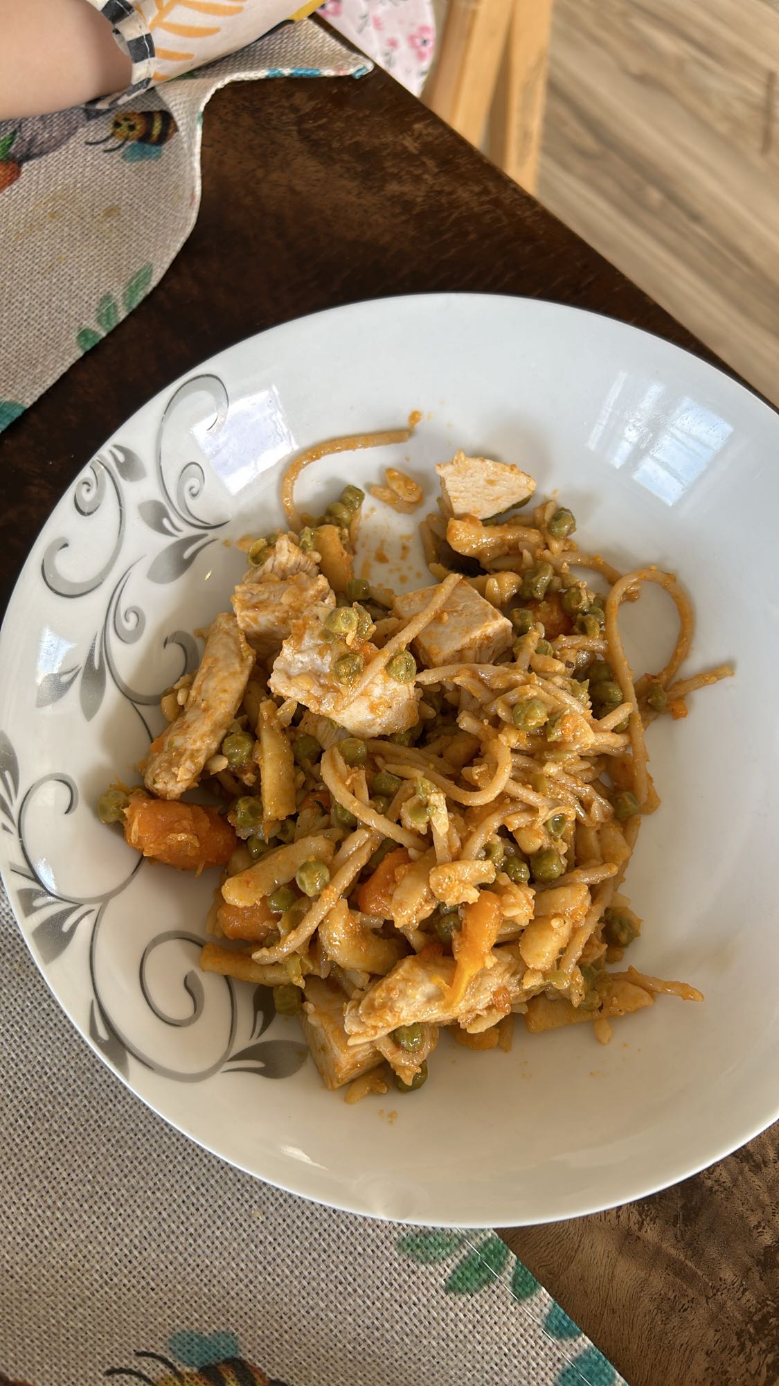 Hähnchen-Gemüse-Nudeln