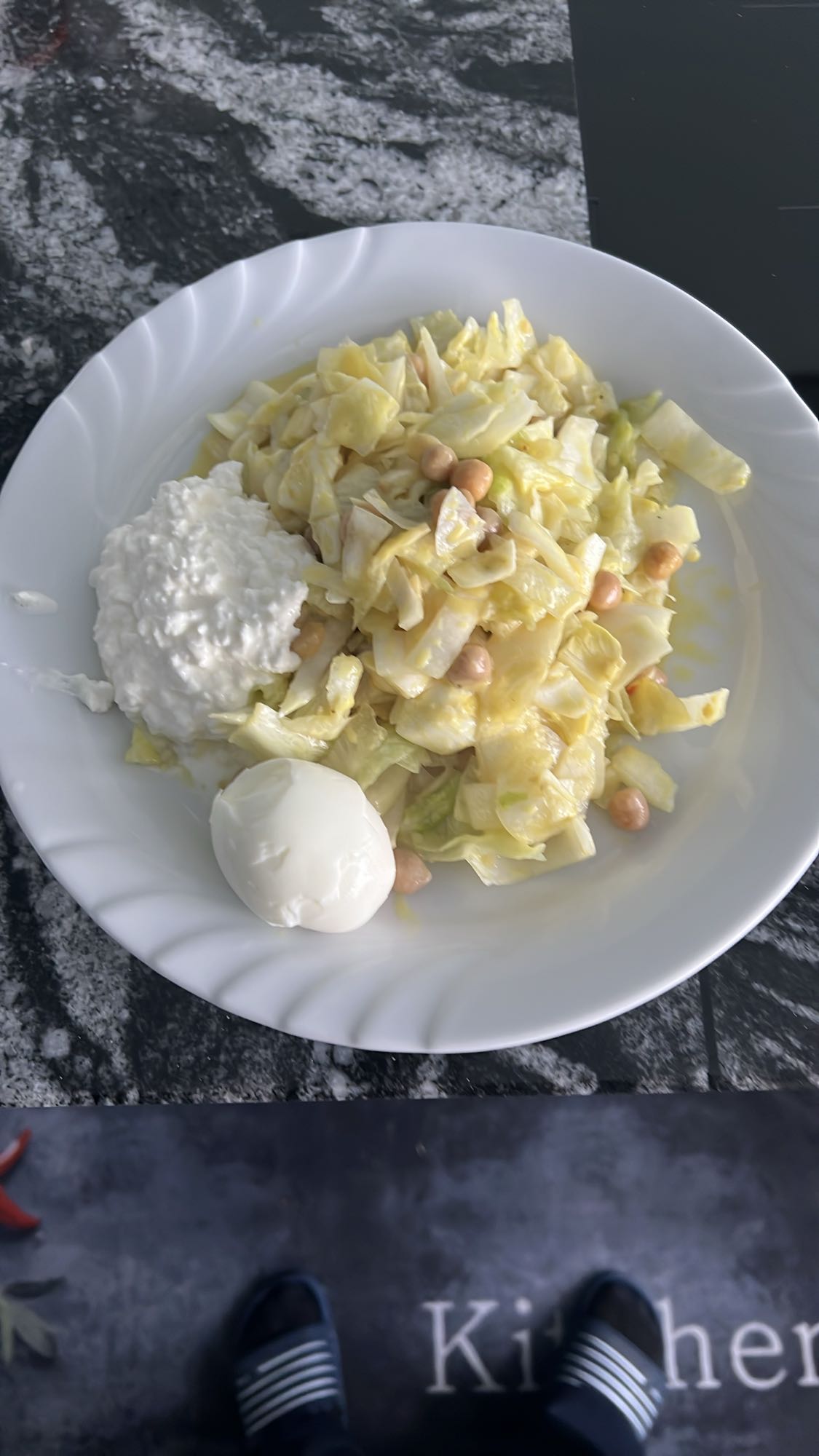 Kohlsalat mit Ei
