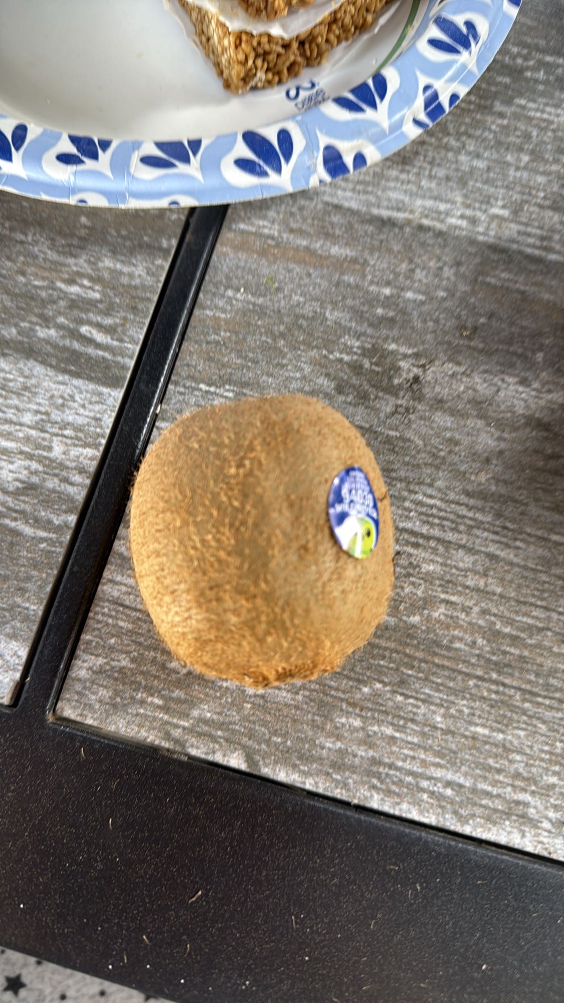 Kiwi and Cereal Snack