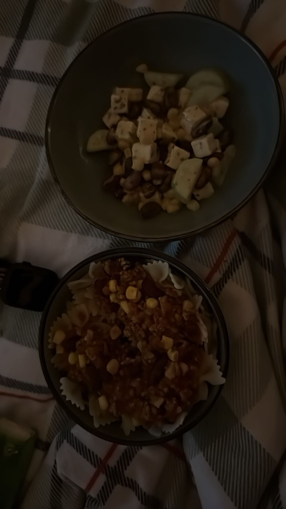 Nudeln mit Bohnensalat