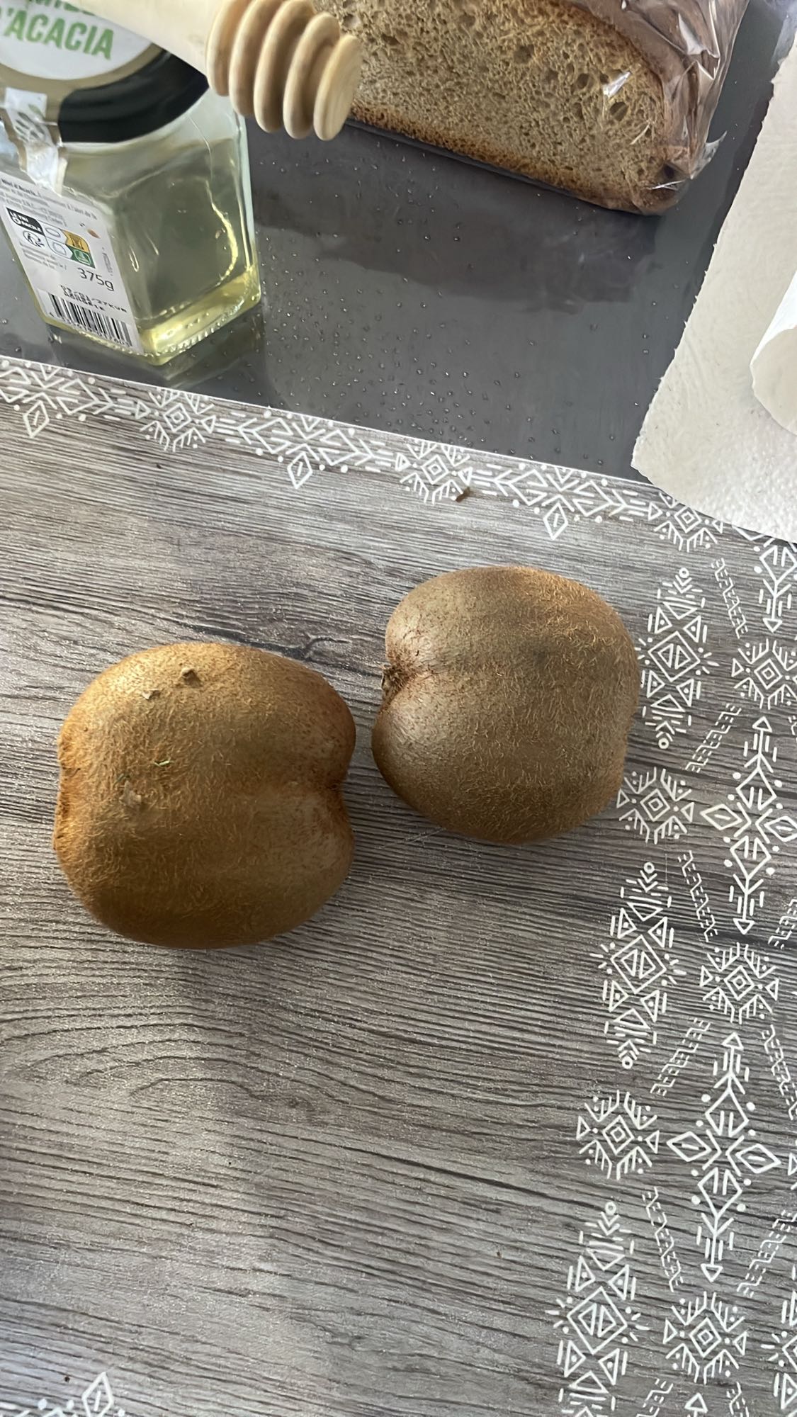 Kiwi et pain au miel