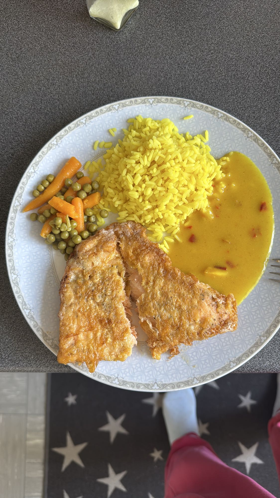 Gebratener Fisch mit Reis