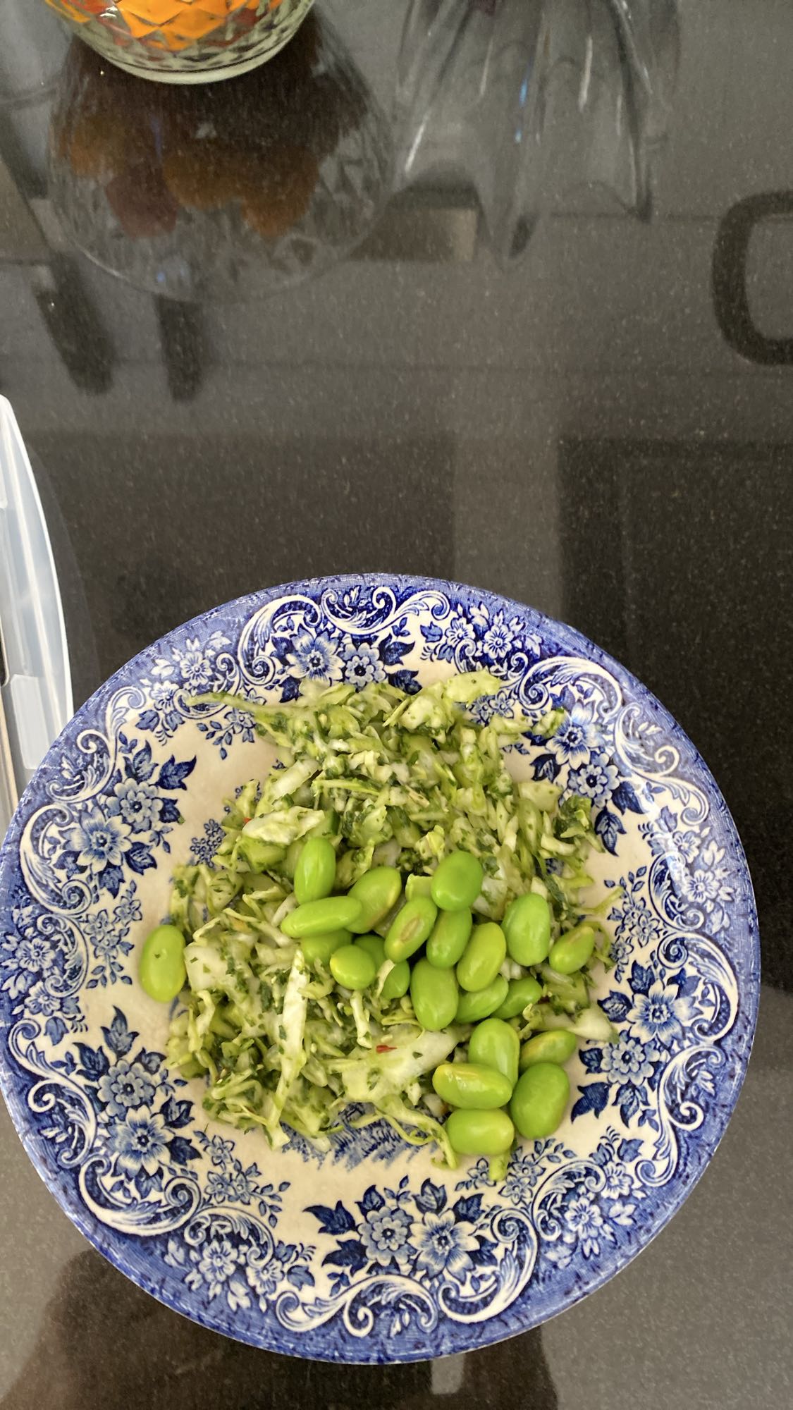 Grönkålssallad med edamame