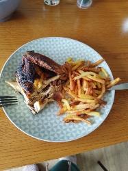Poulet rôti avec frites