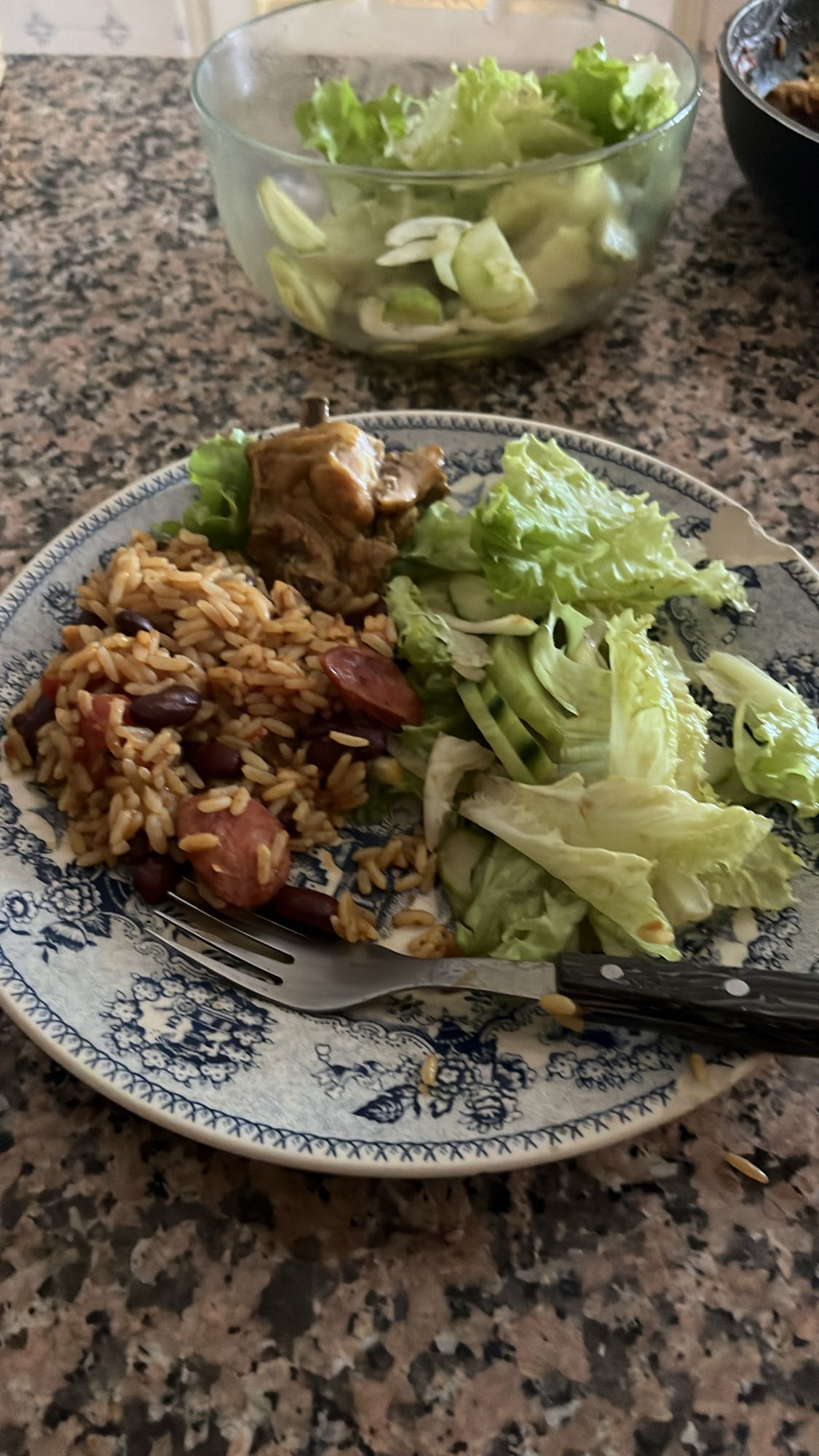 Riz aux haricots et salade