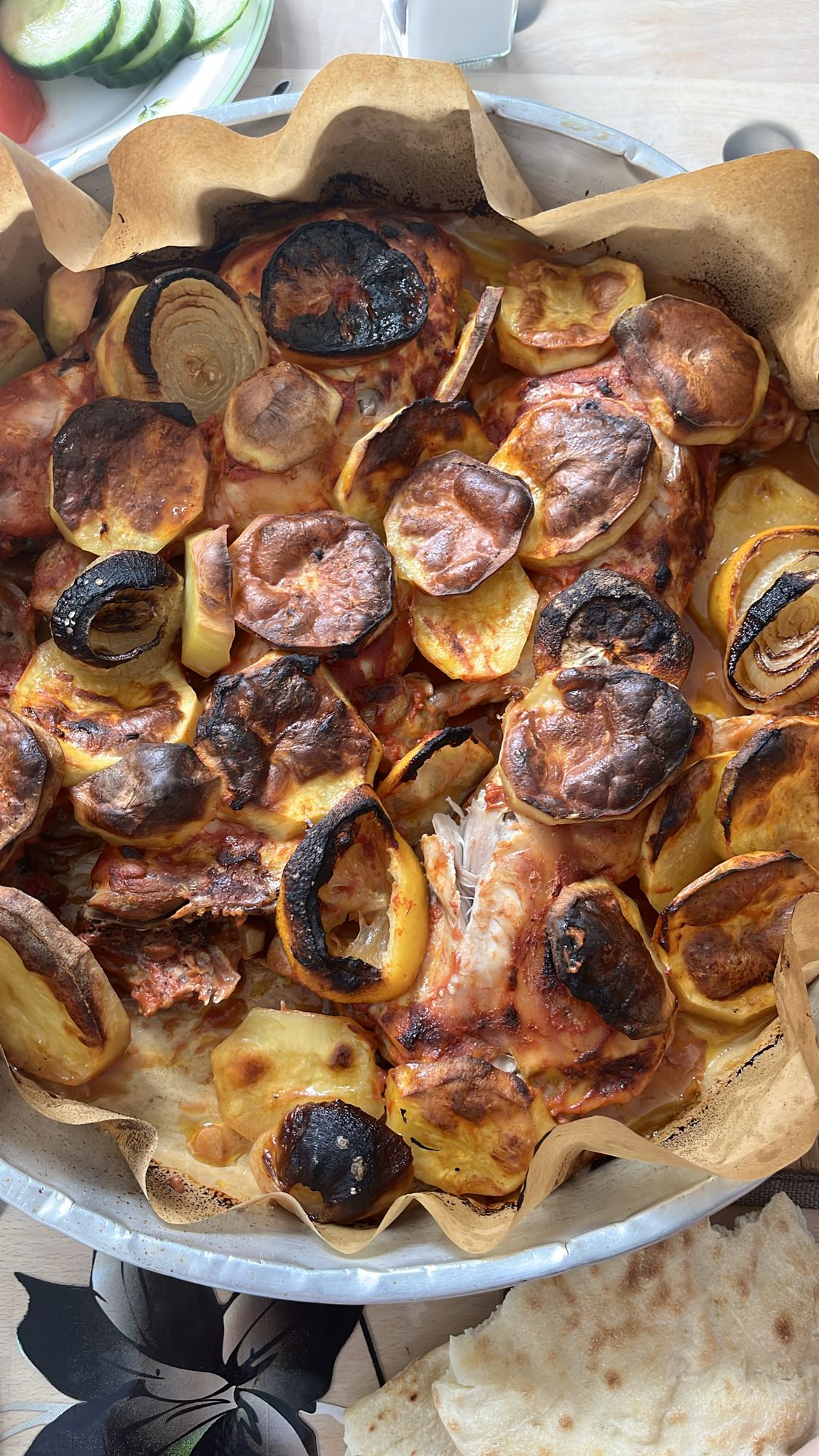 Gebackenes Hähnchen mit Kartoffeln