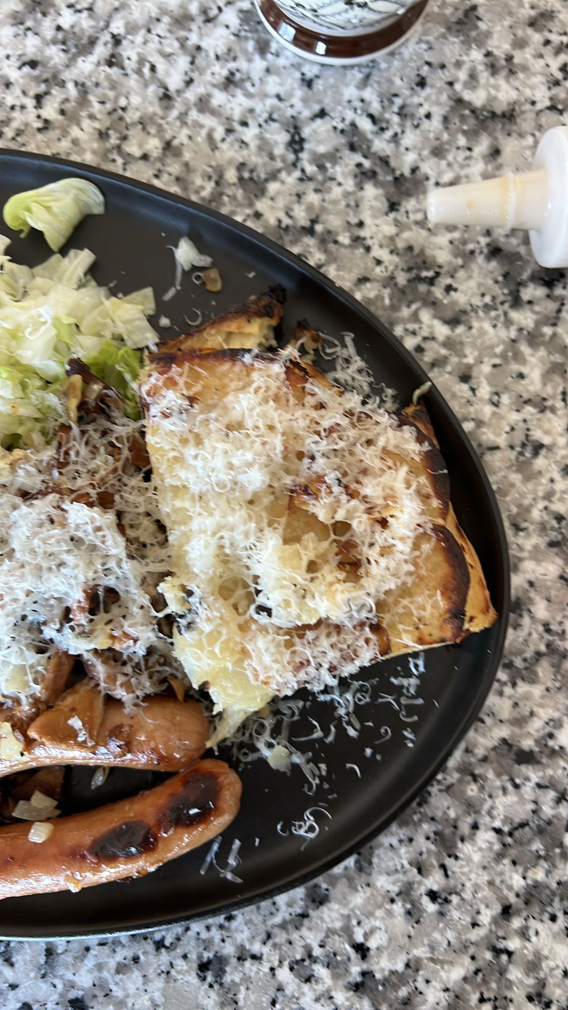 Grillad korv med gratäng