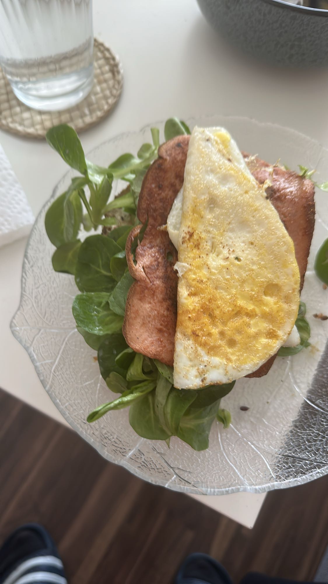 Ei-Sandwich mit Salat