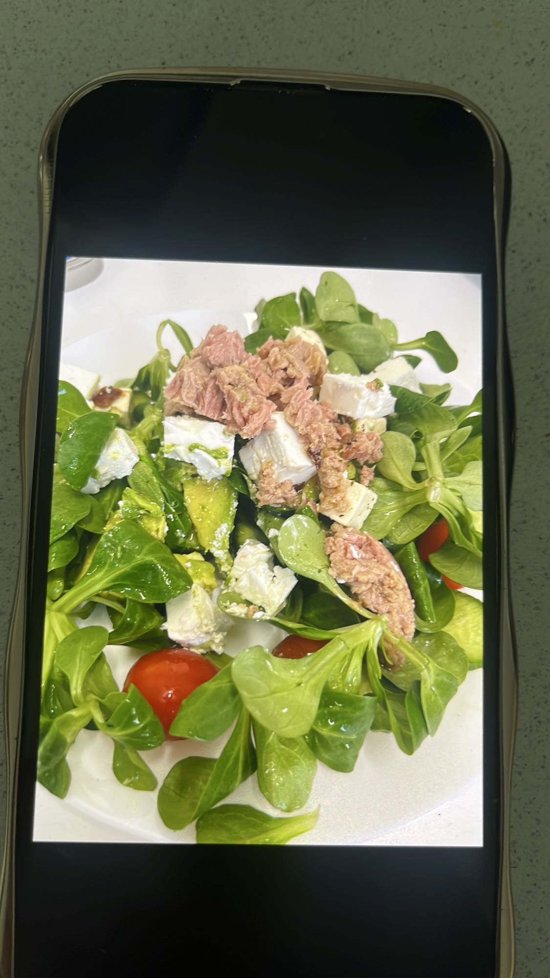 Tonfisksallad med feta