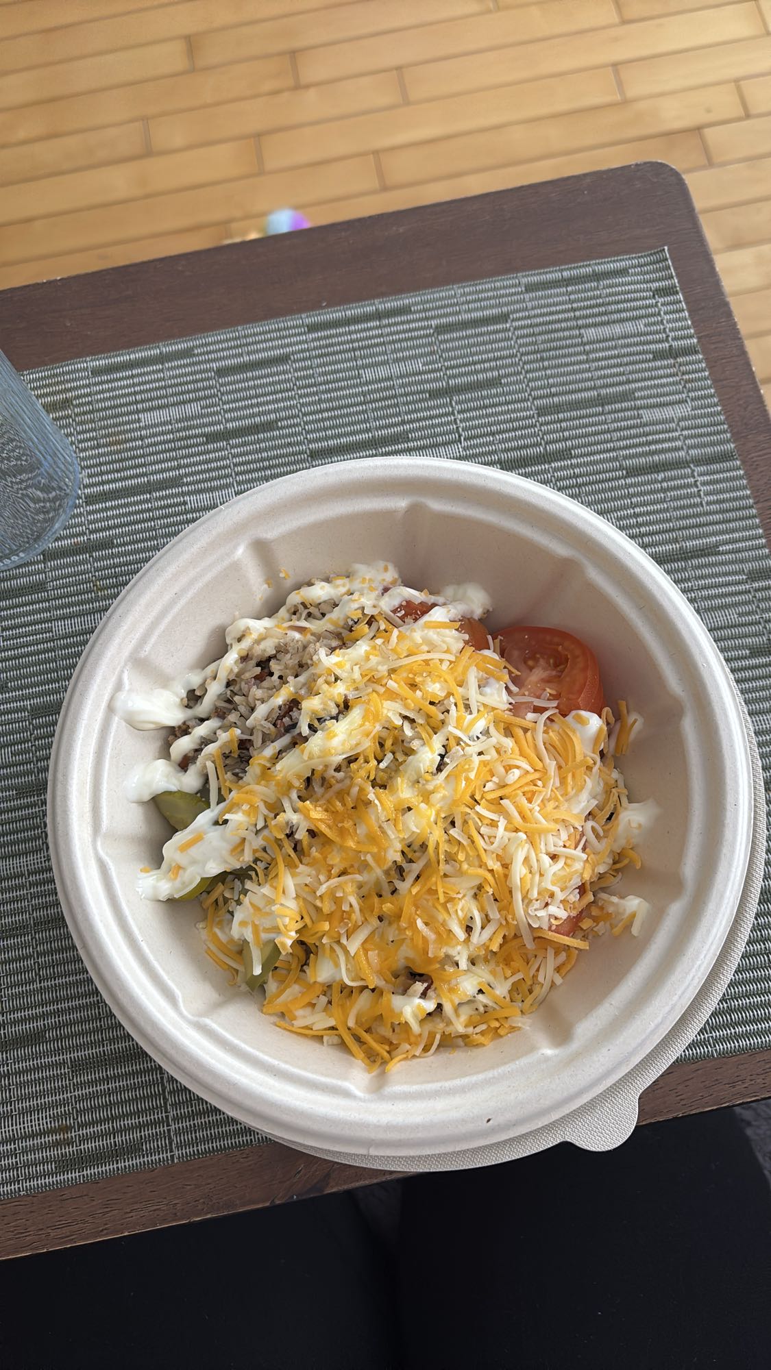 Bol de salade au fromage