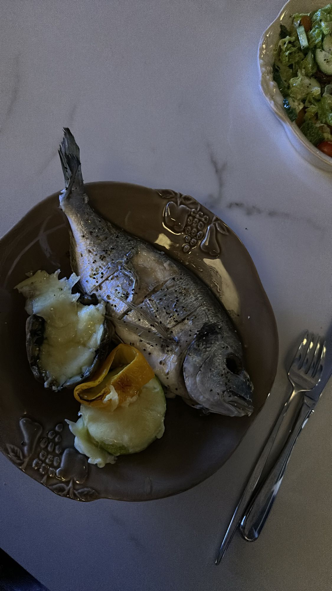 Запечённая рыба с овощами