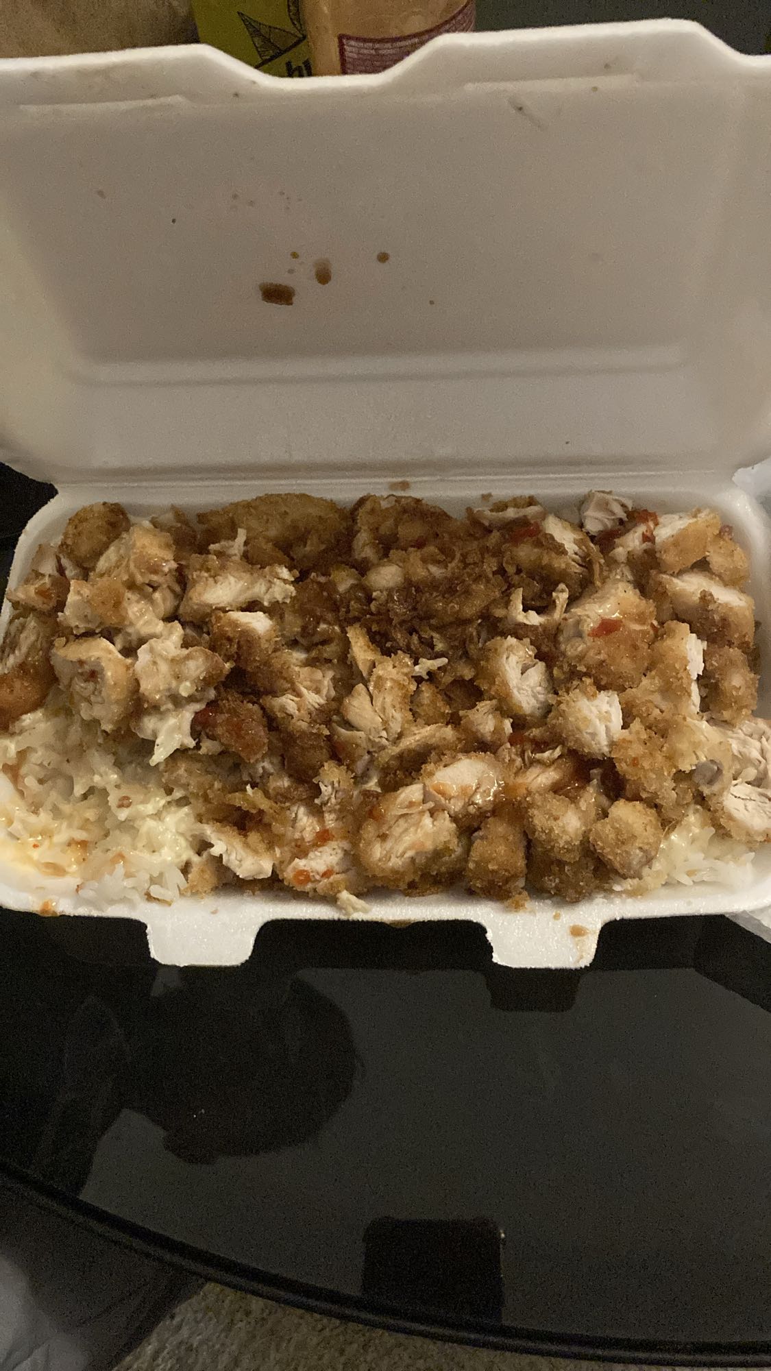 Poulet pané sur riz