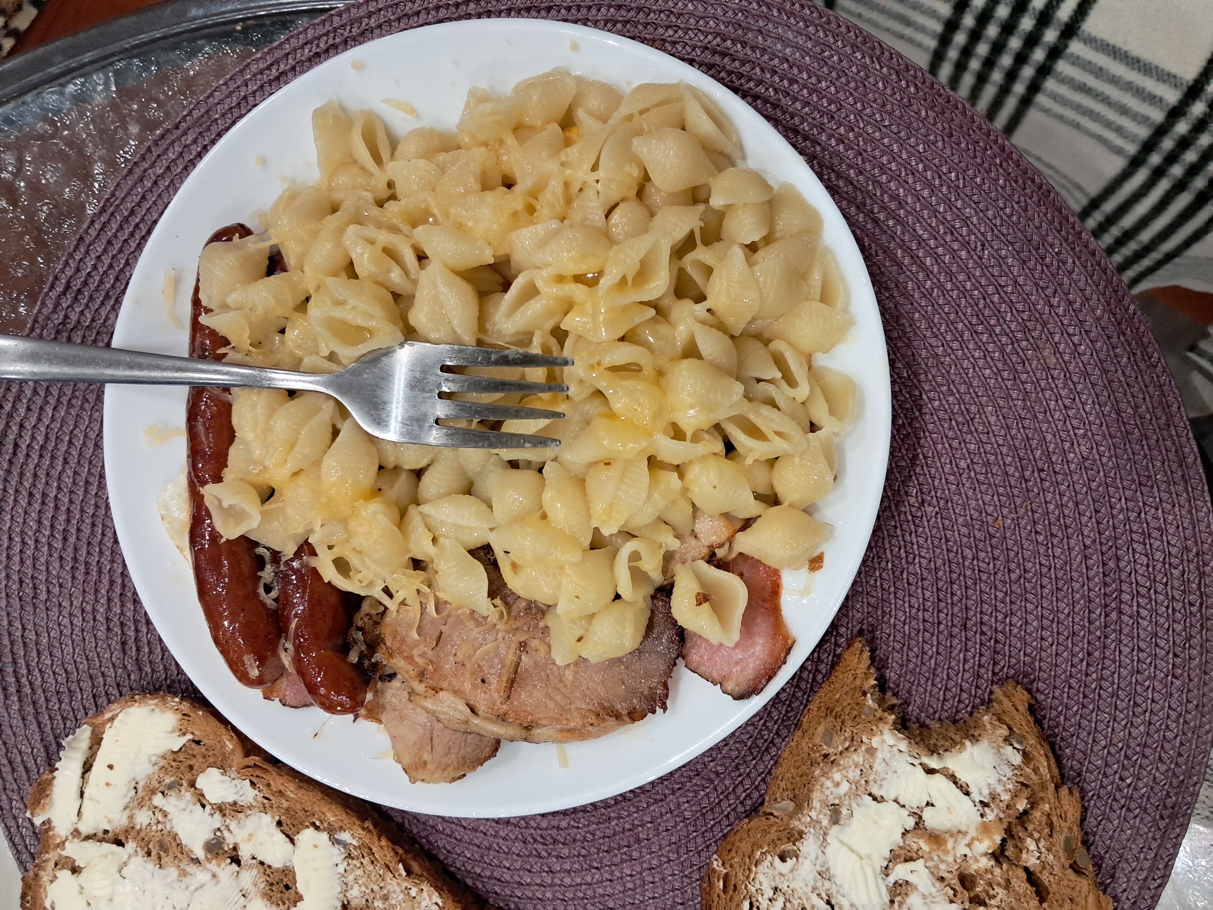 Pasta with Meat and Bread