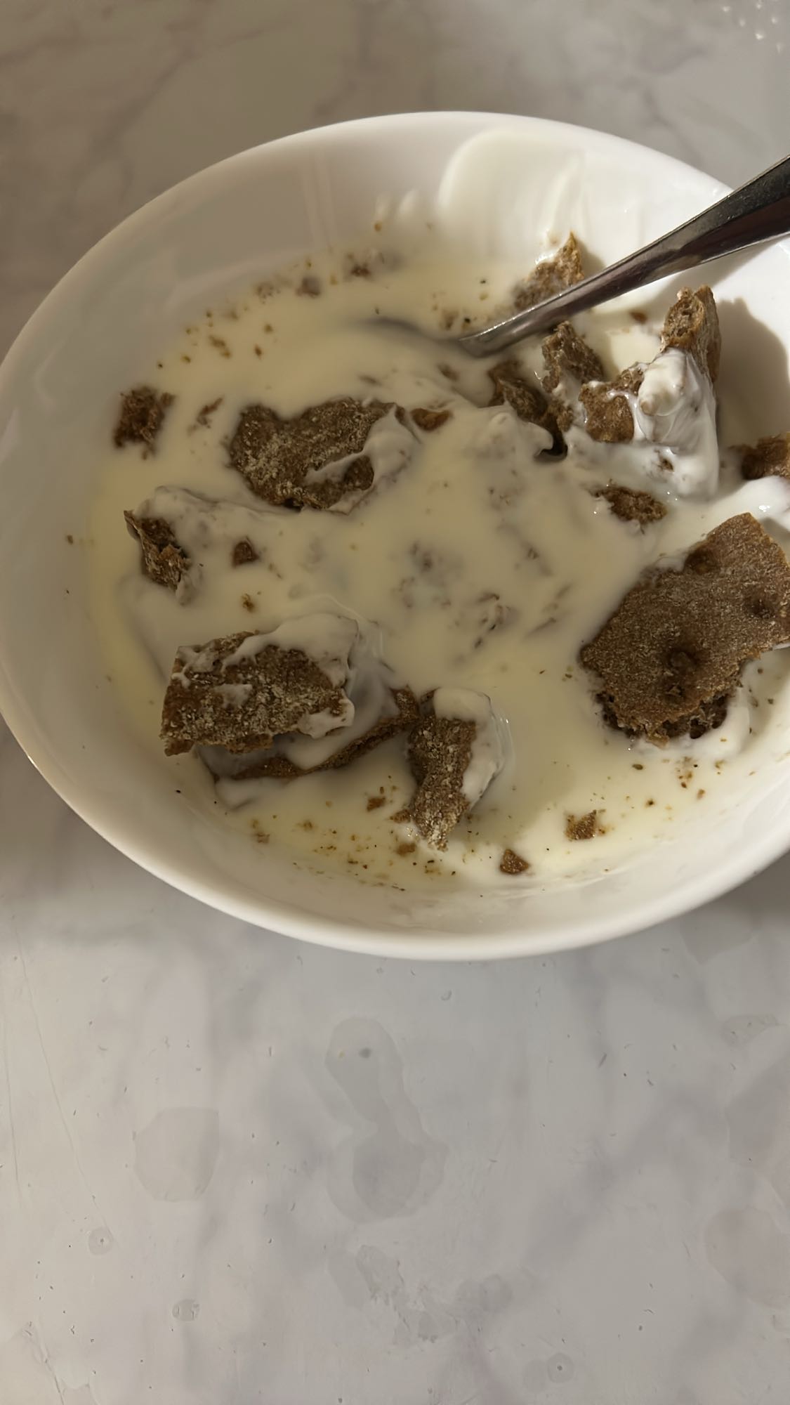 Filmjölk med knäckebröd