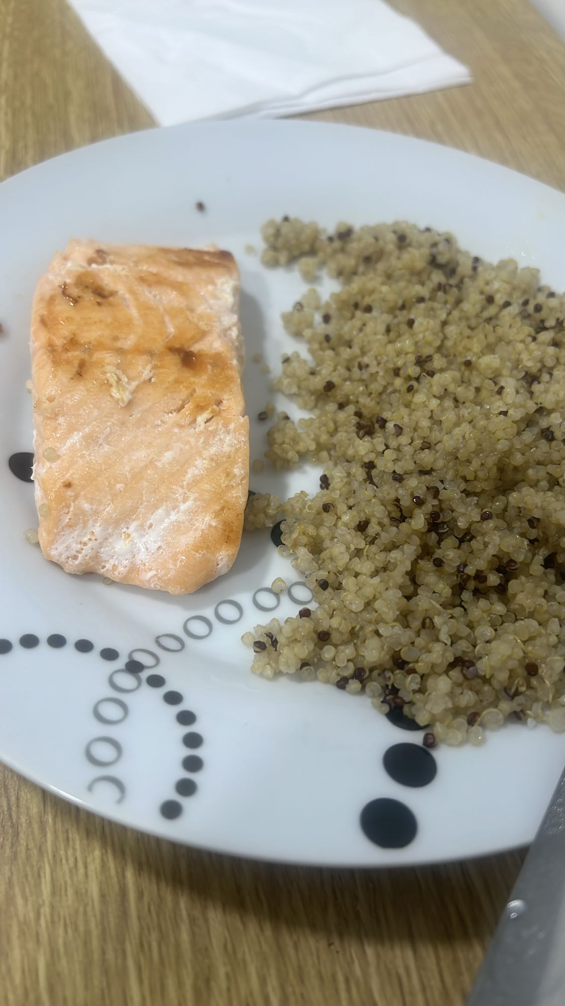 Salmón con quinoa