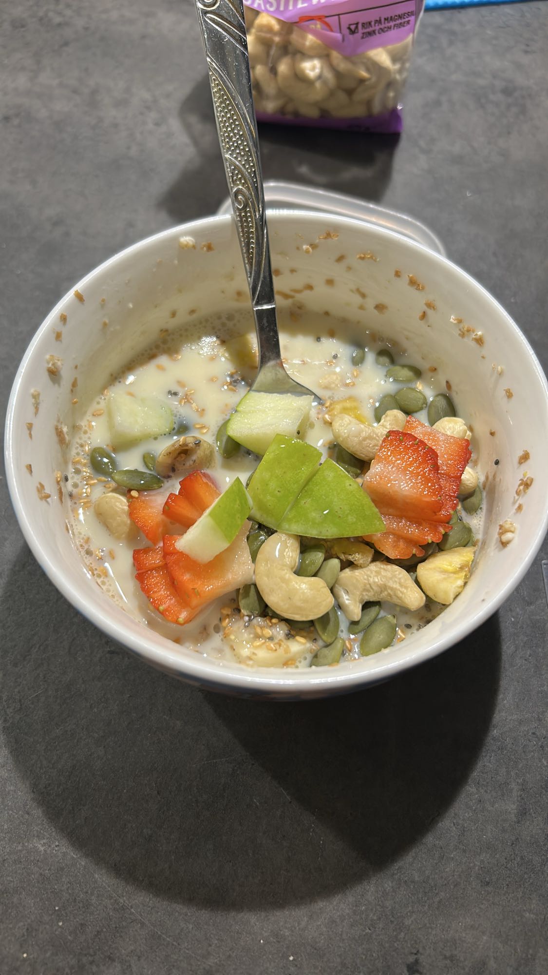 Havregrynsgröt med frukt