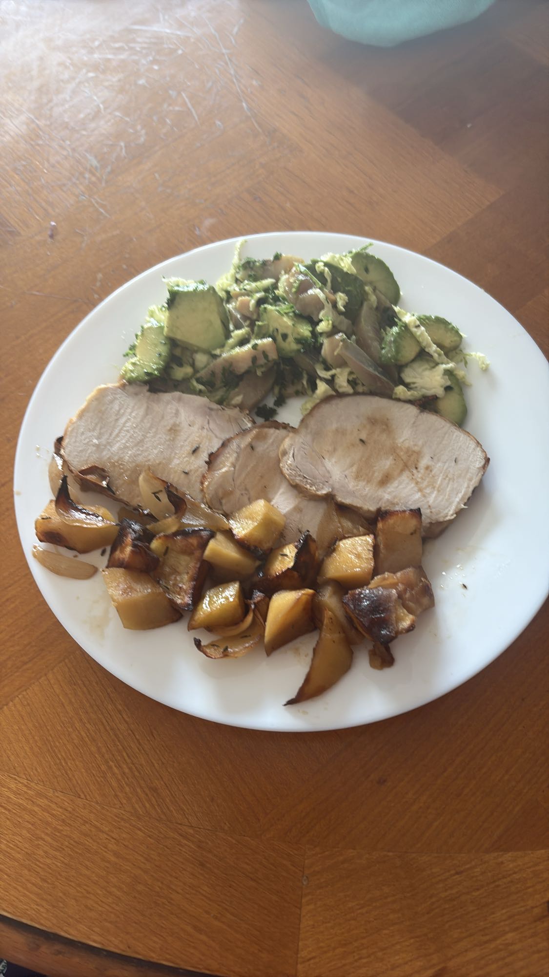 Rôti de porc et légumes