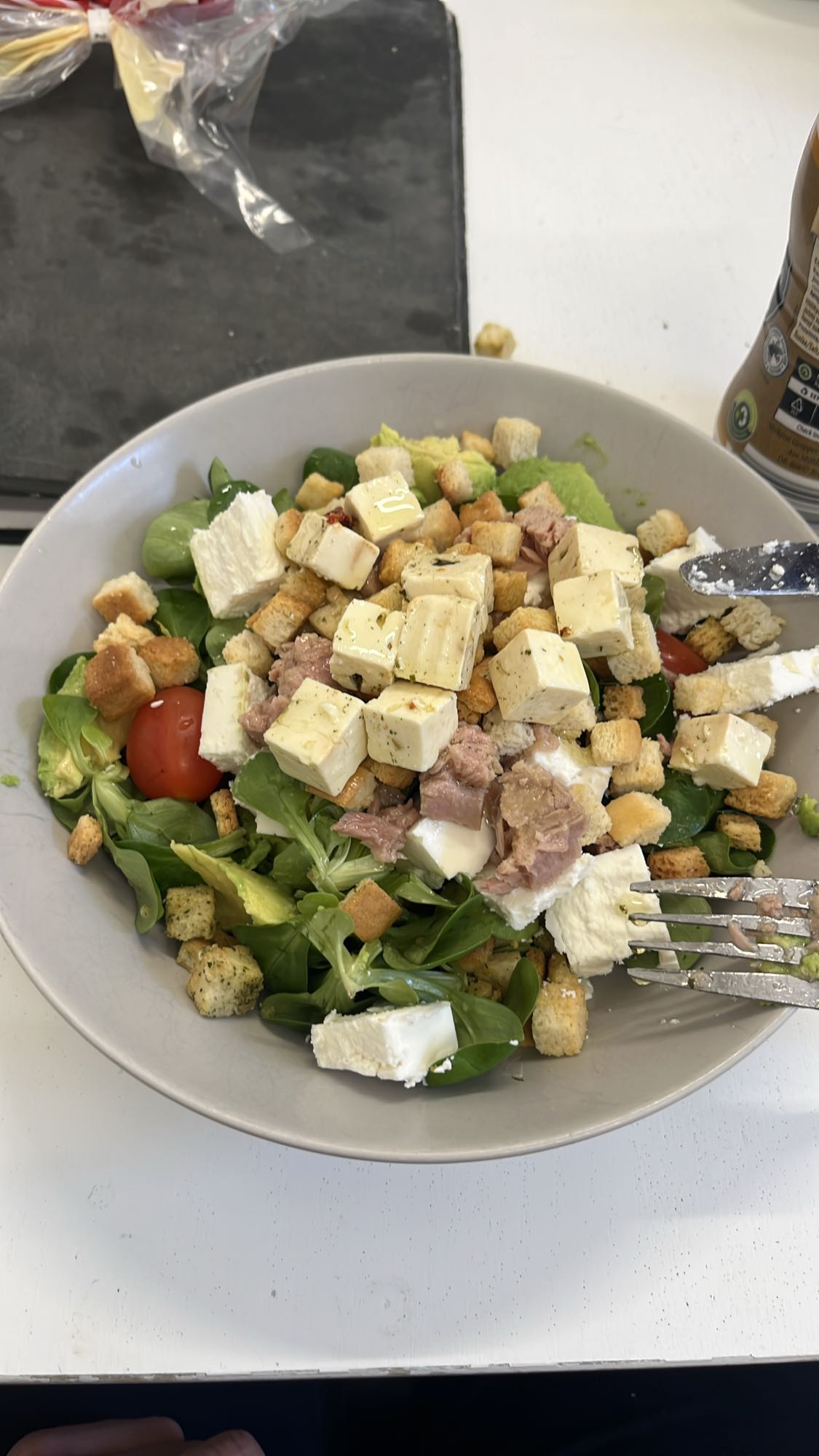 Tonfisksallad med feta