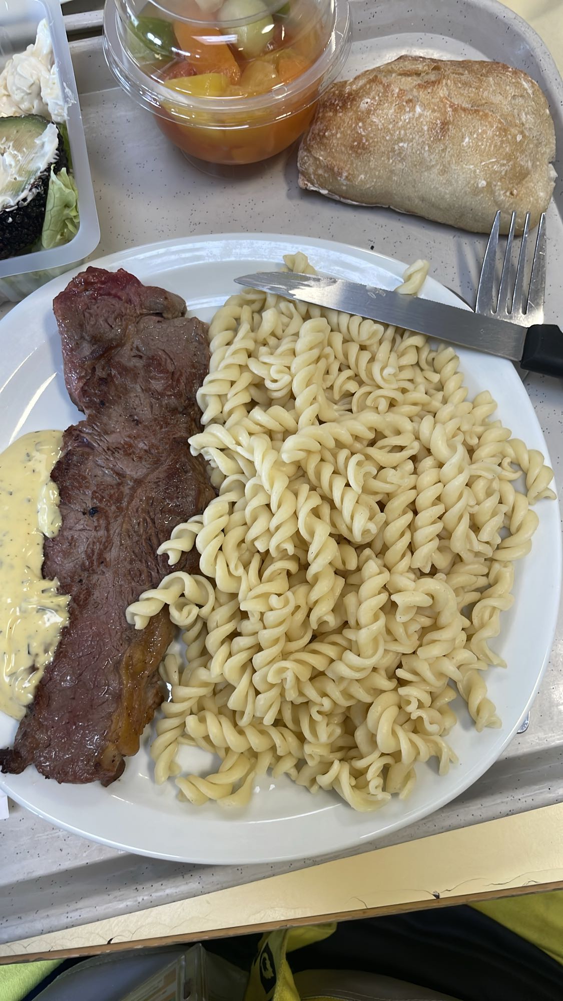 Steak avec pâtes