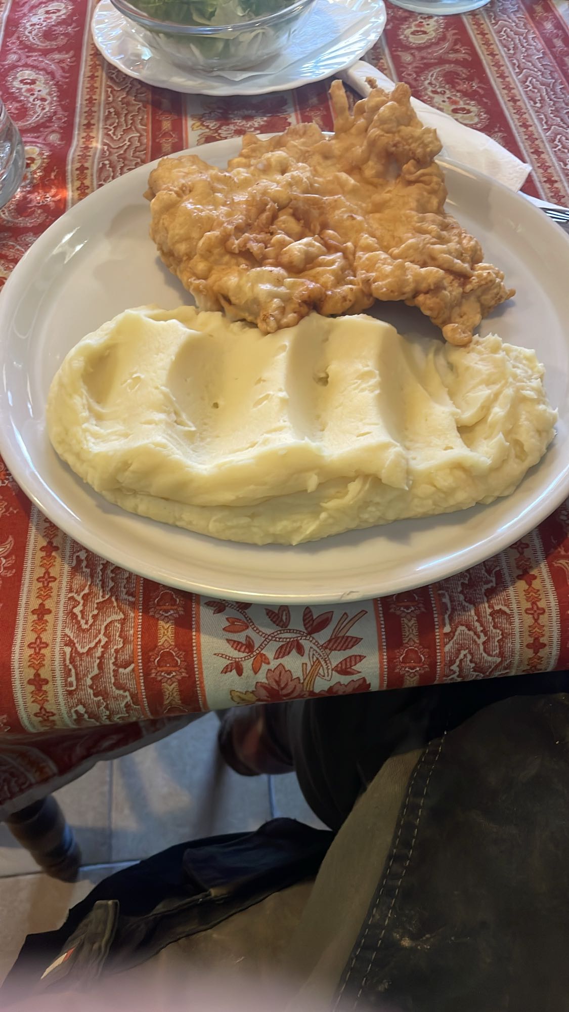 Dunajski zrezek s pire krompirjem